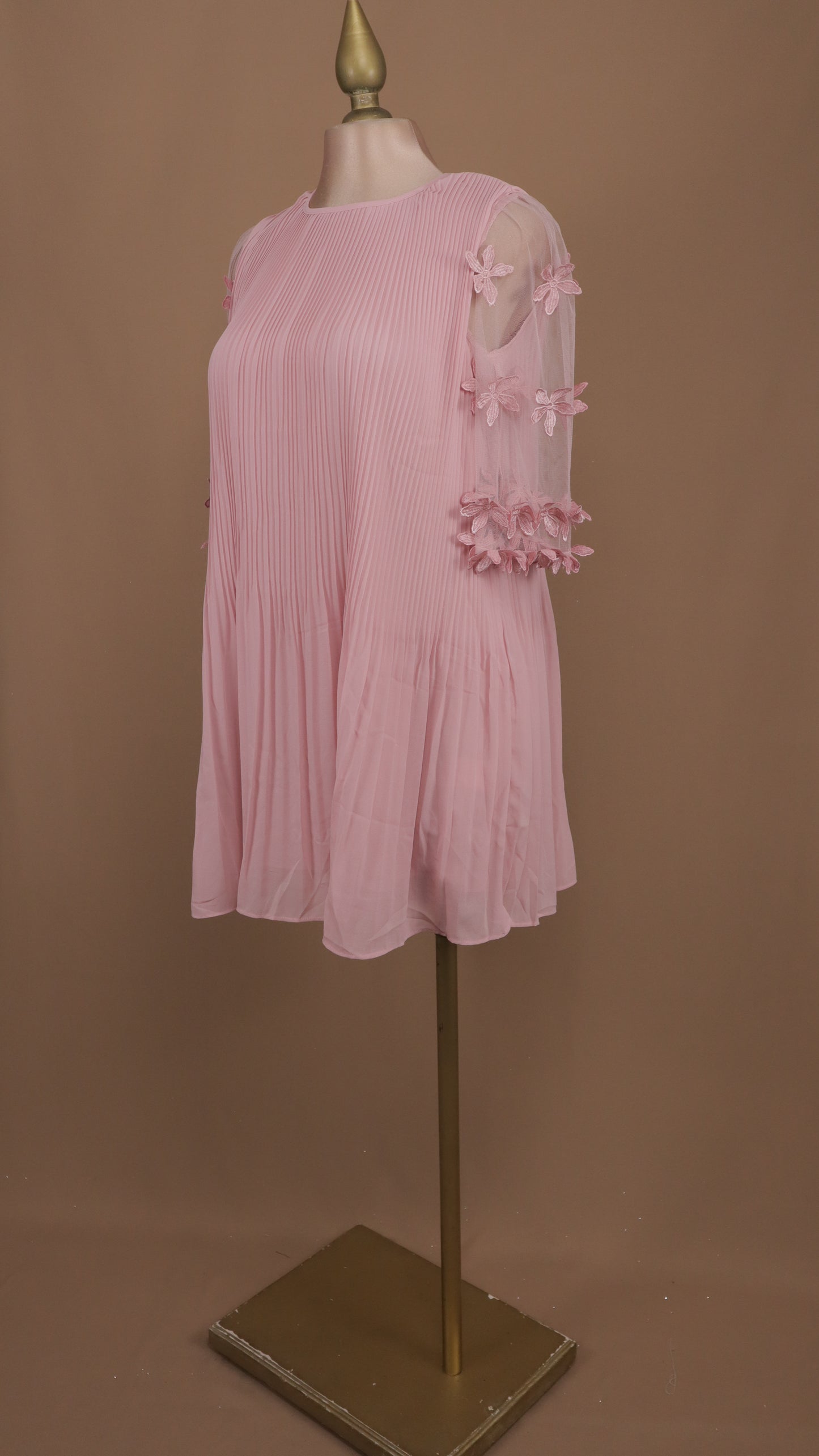 Vestido corto manga larga con mariposas