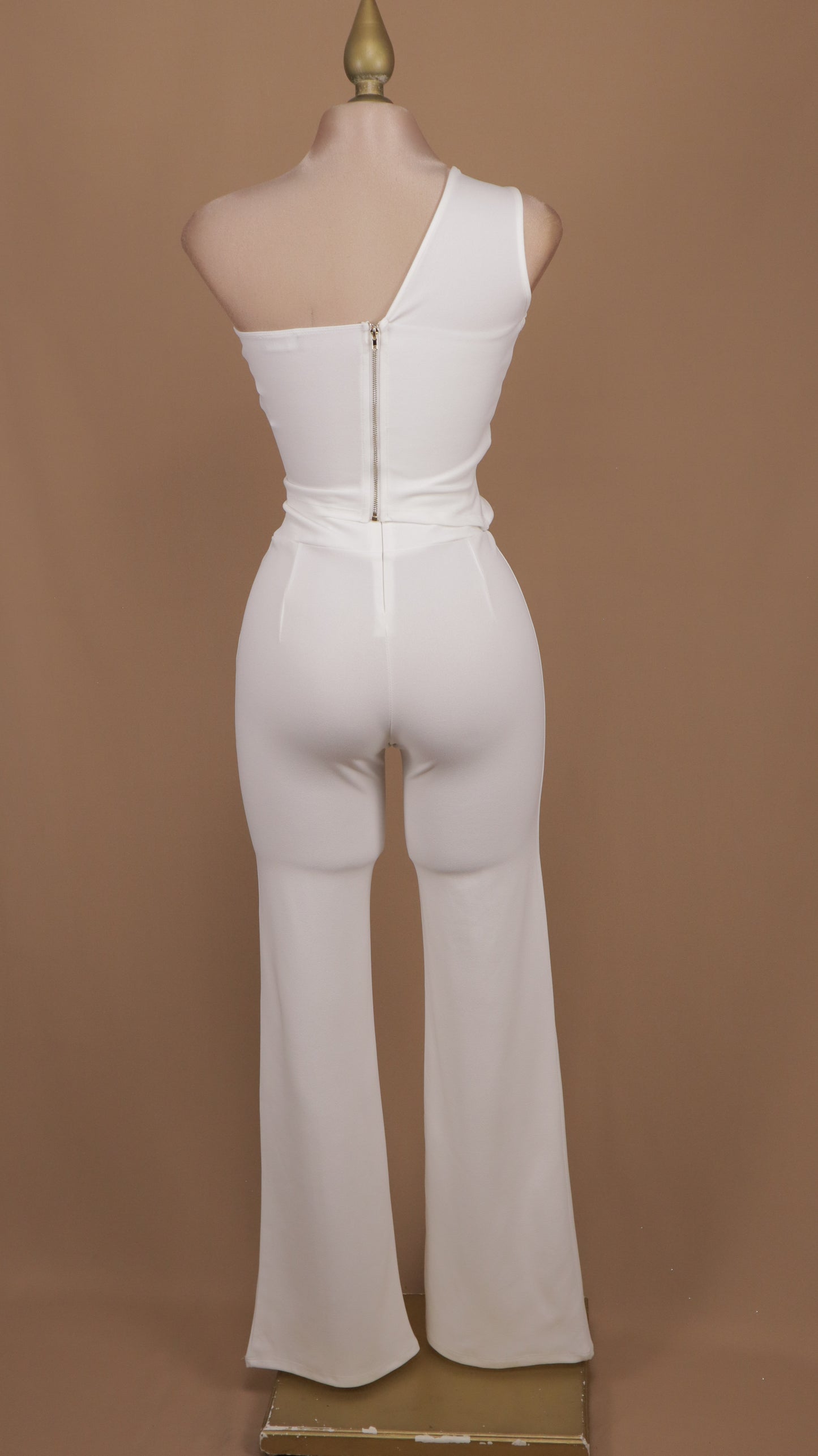 Conjunto pantalón y crop asimétrico