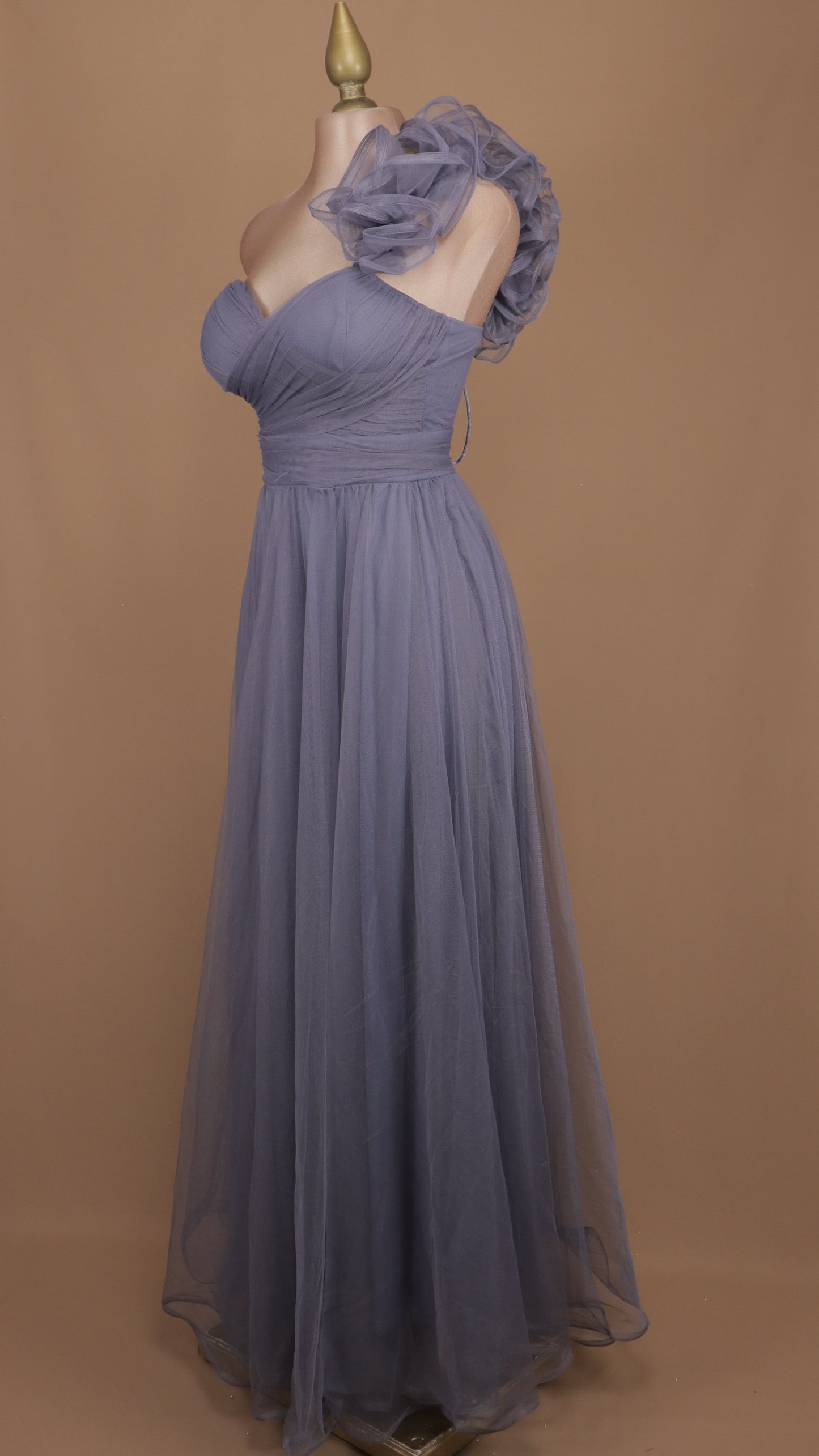 Vestido largo de tul con escote corazón