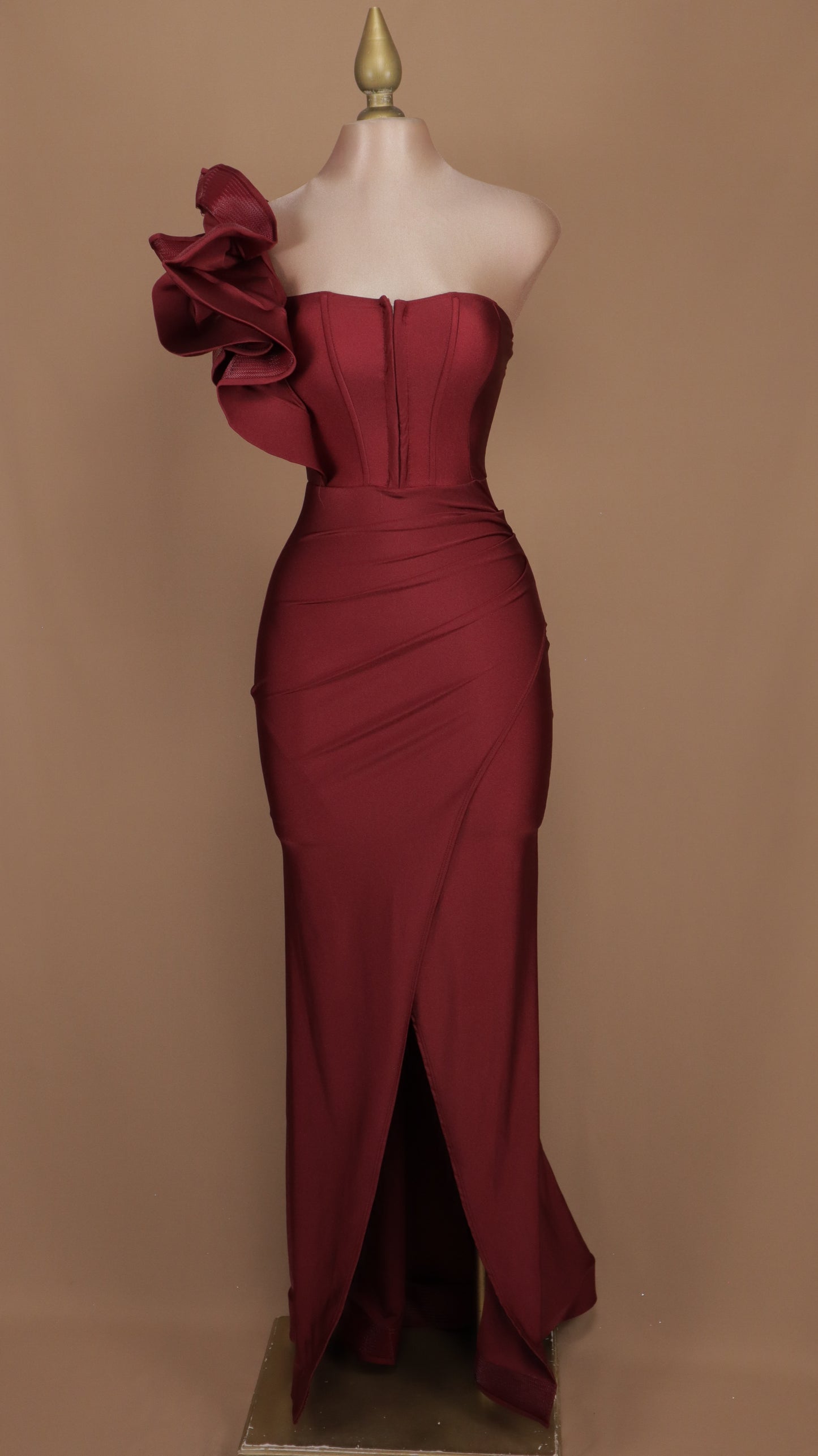 Vestido largo con escarola
