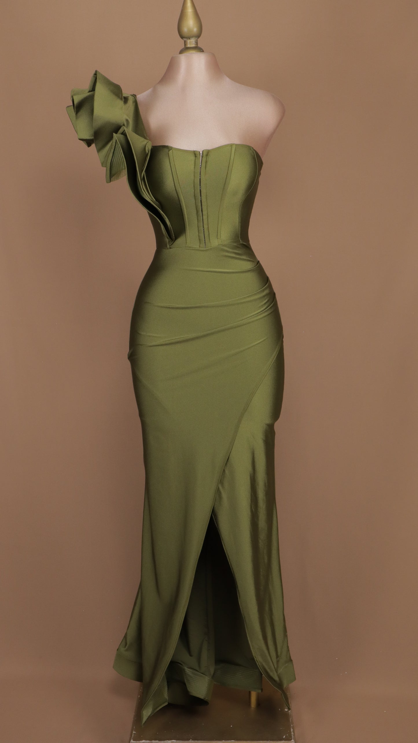 Vestido largo con escarola
