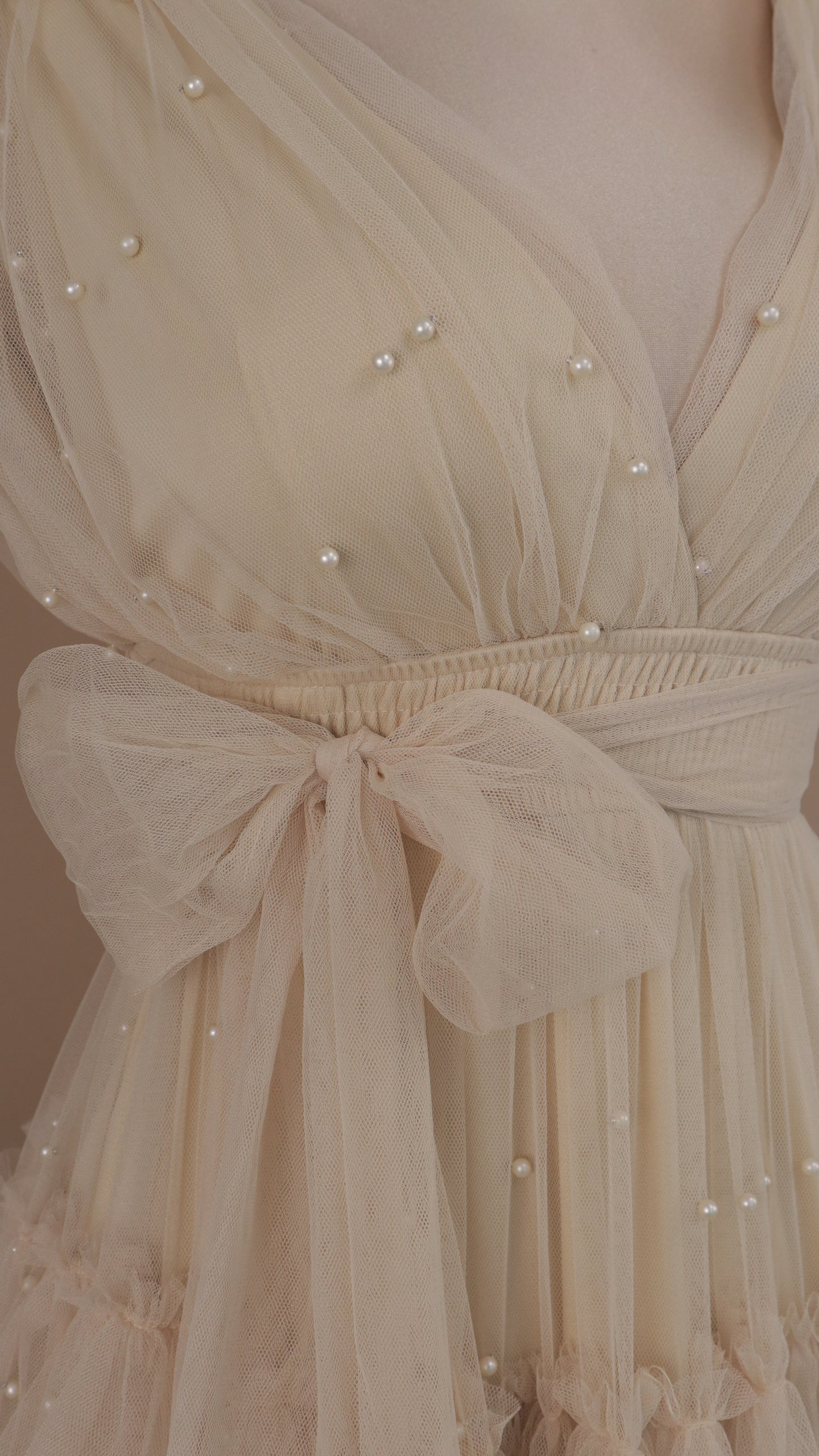 Vestido largo de tul con perlas
