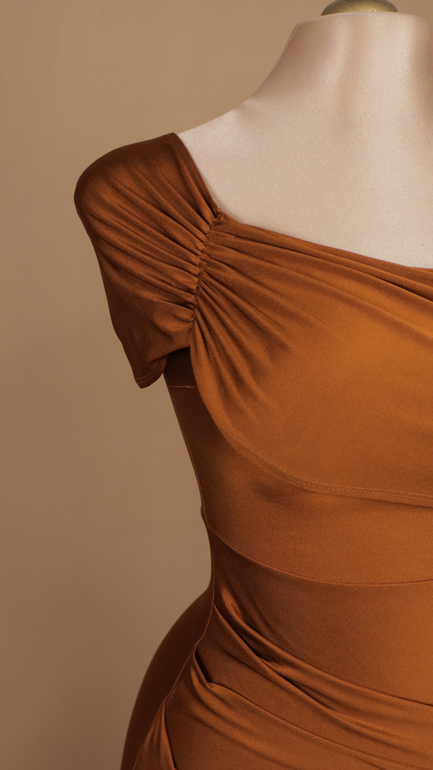 Vestido largo de licra con estola