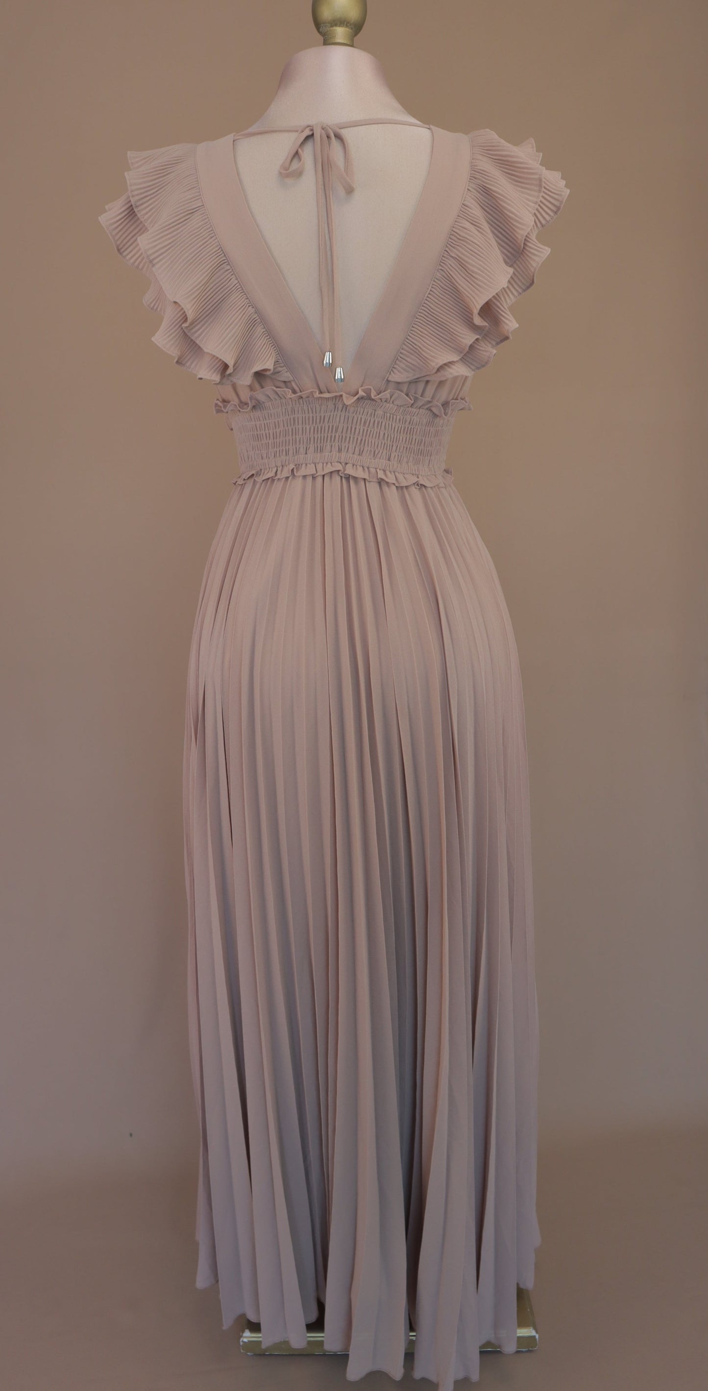 Vestido largo con escarola