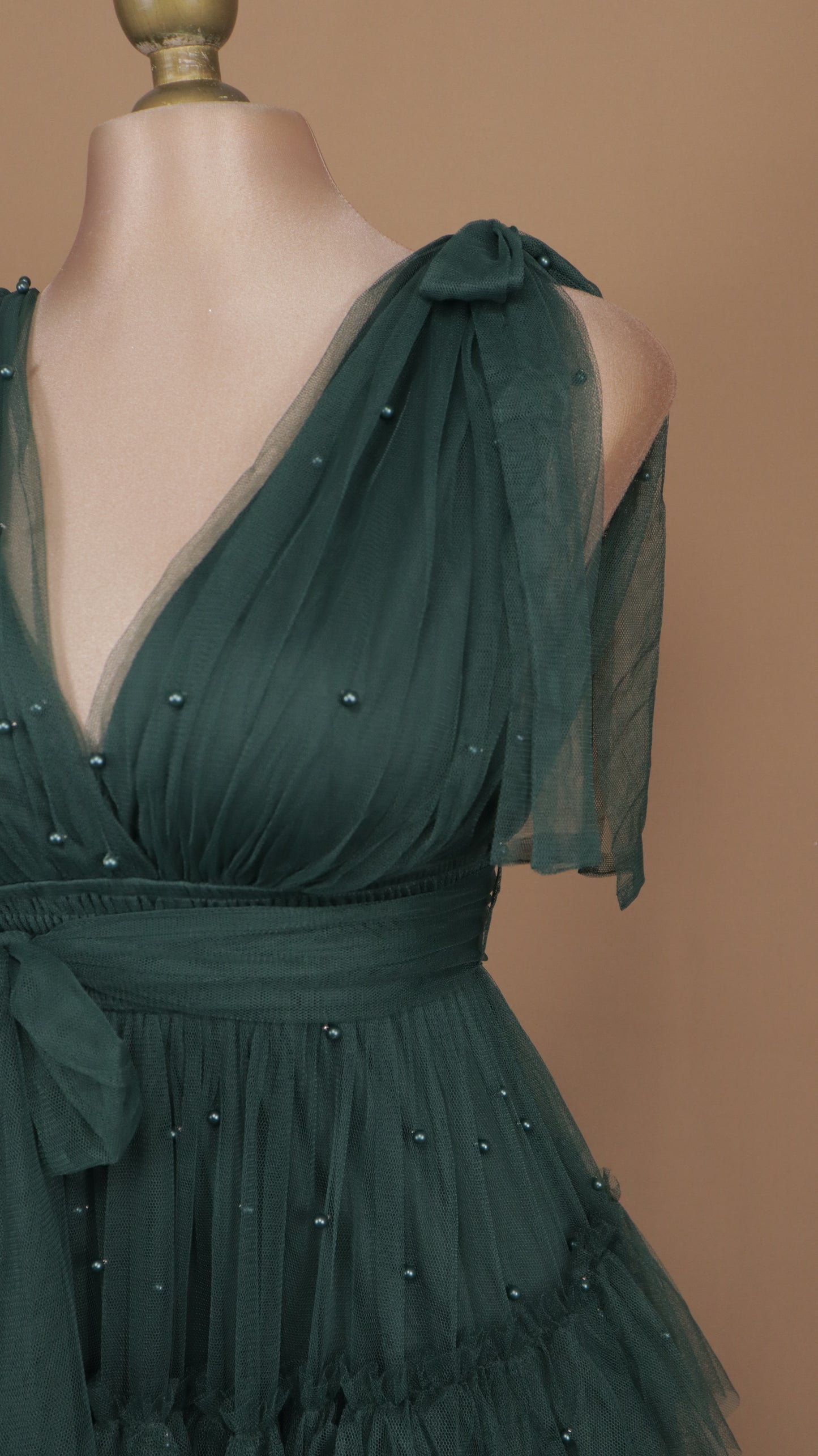 Vestido largo de tul con perlas