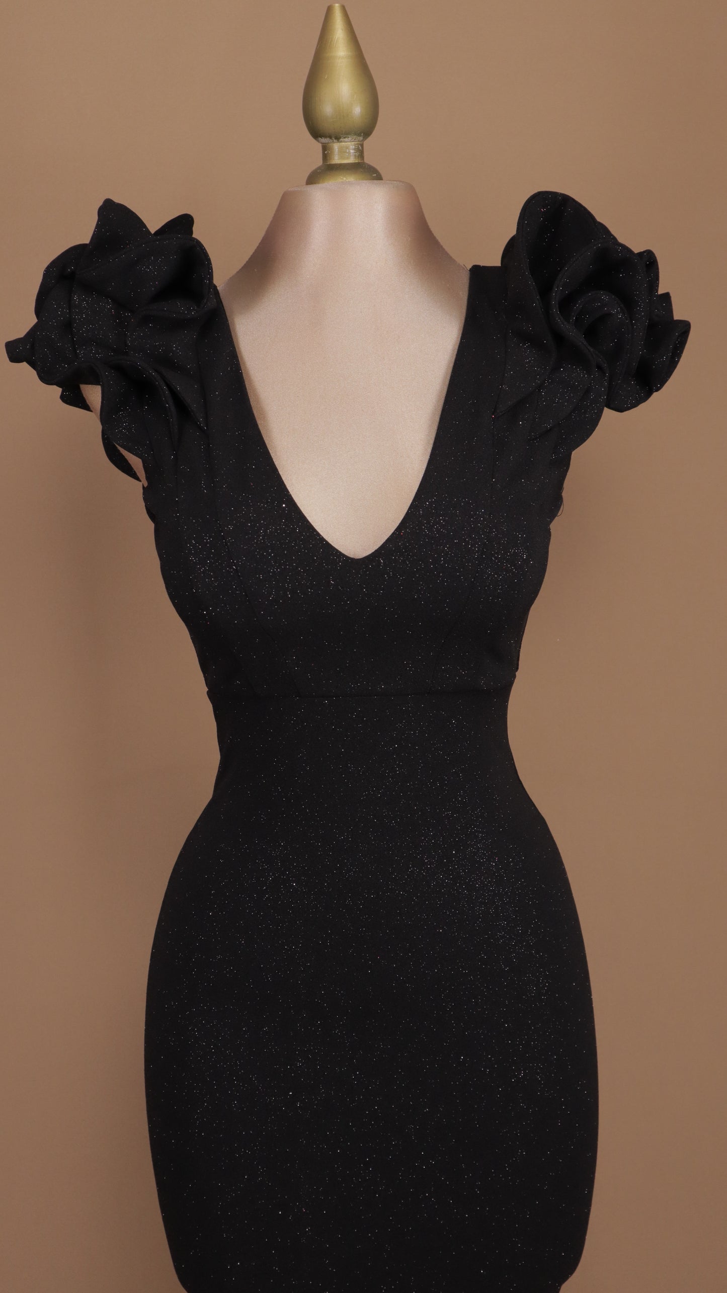Vestido midi con escarolas y destellos