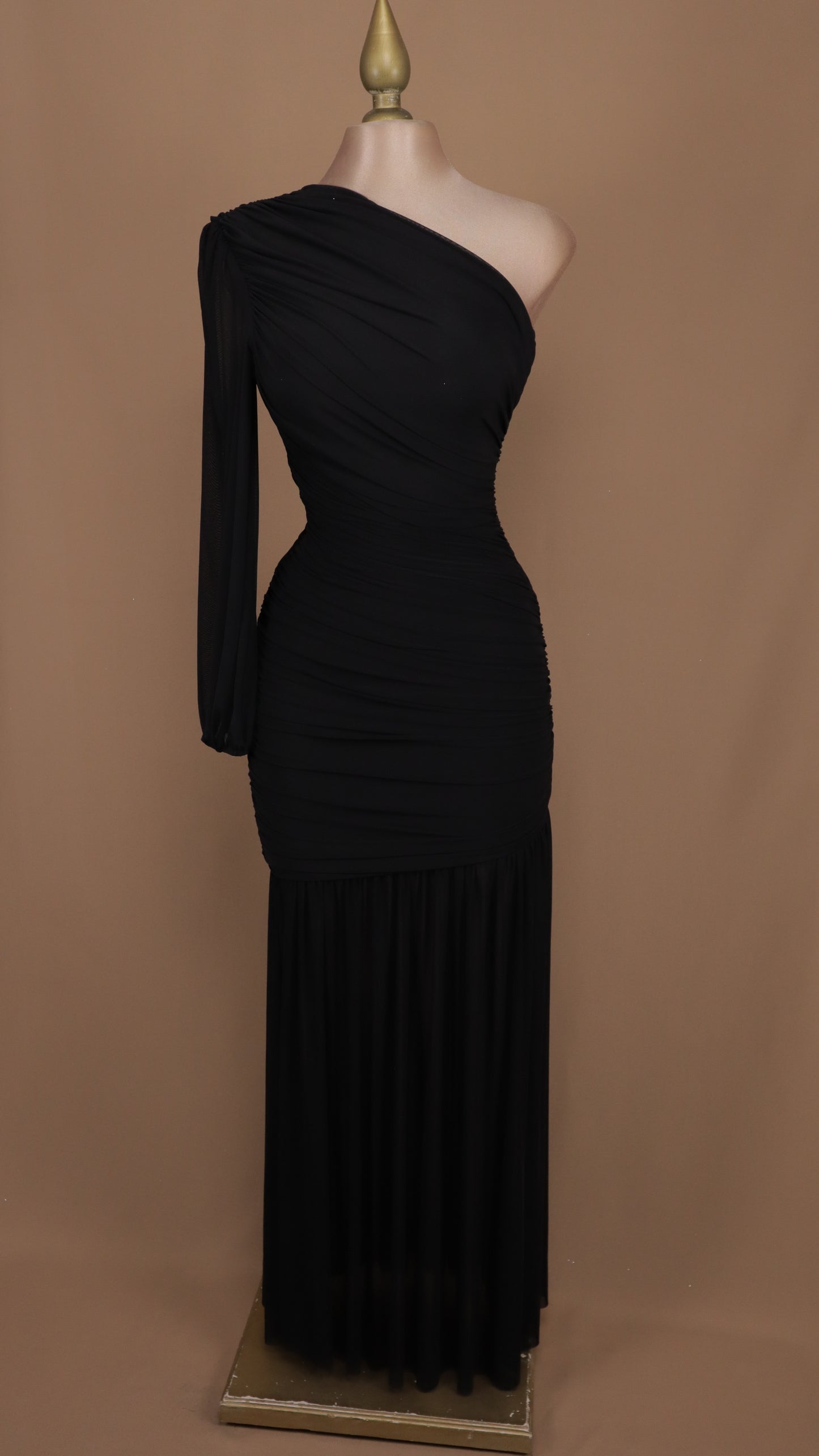 Vestido largo asimétrico manga larga