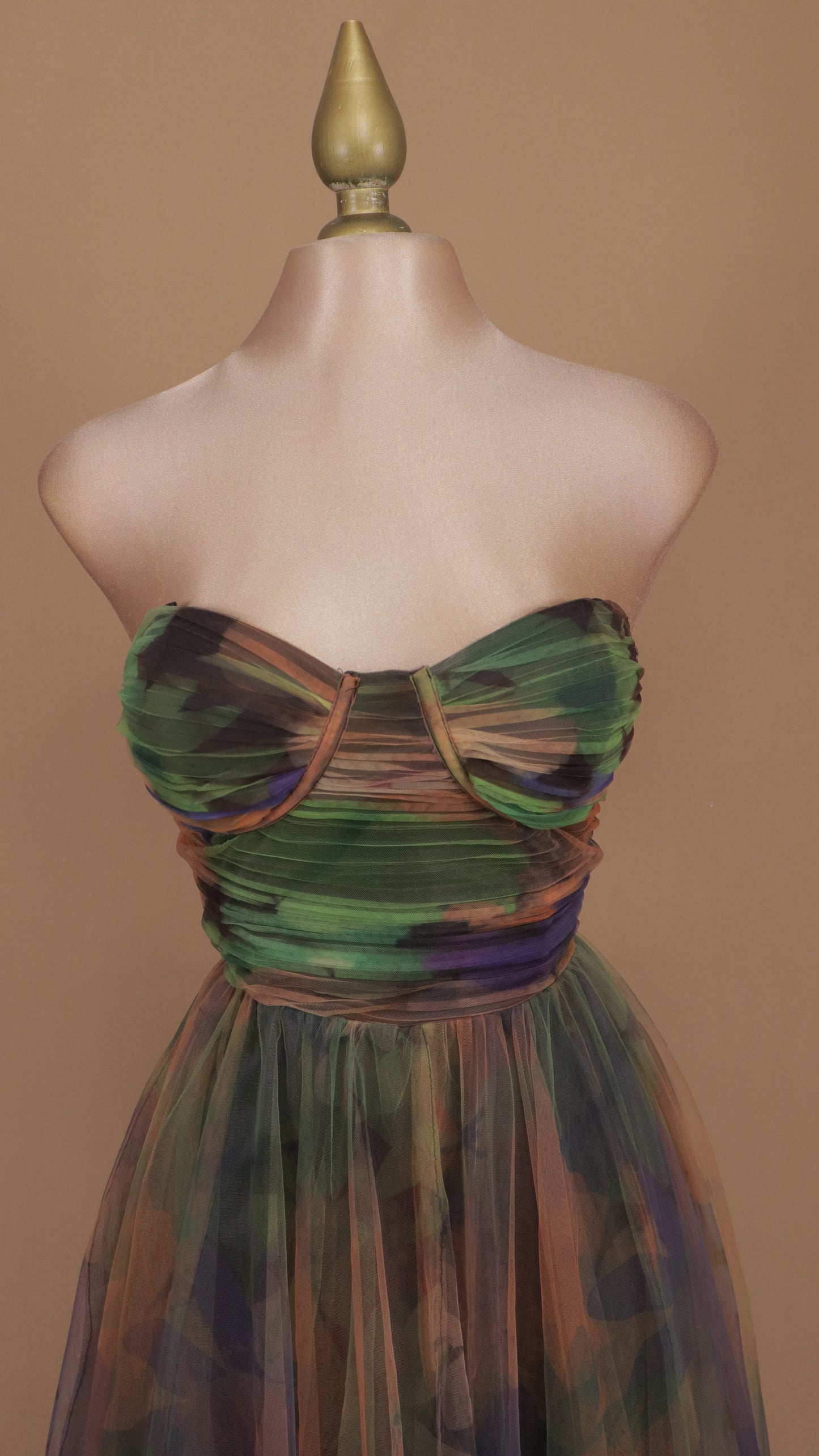 Vestido maxi estraple con estampado