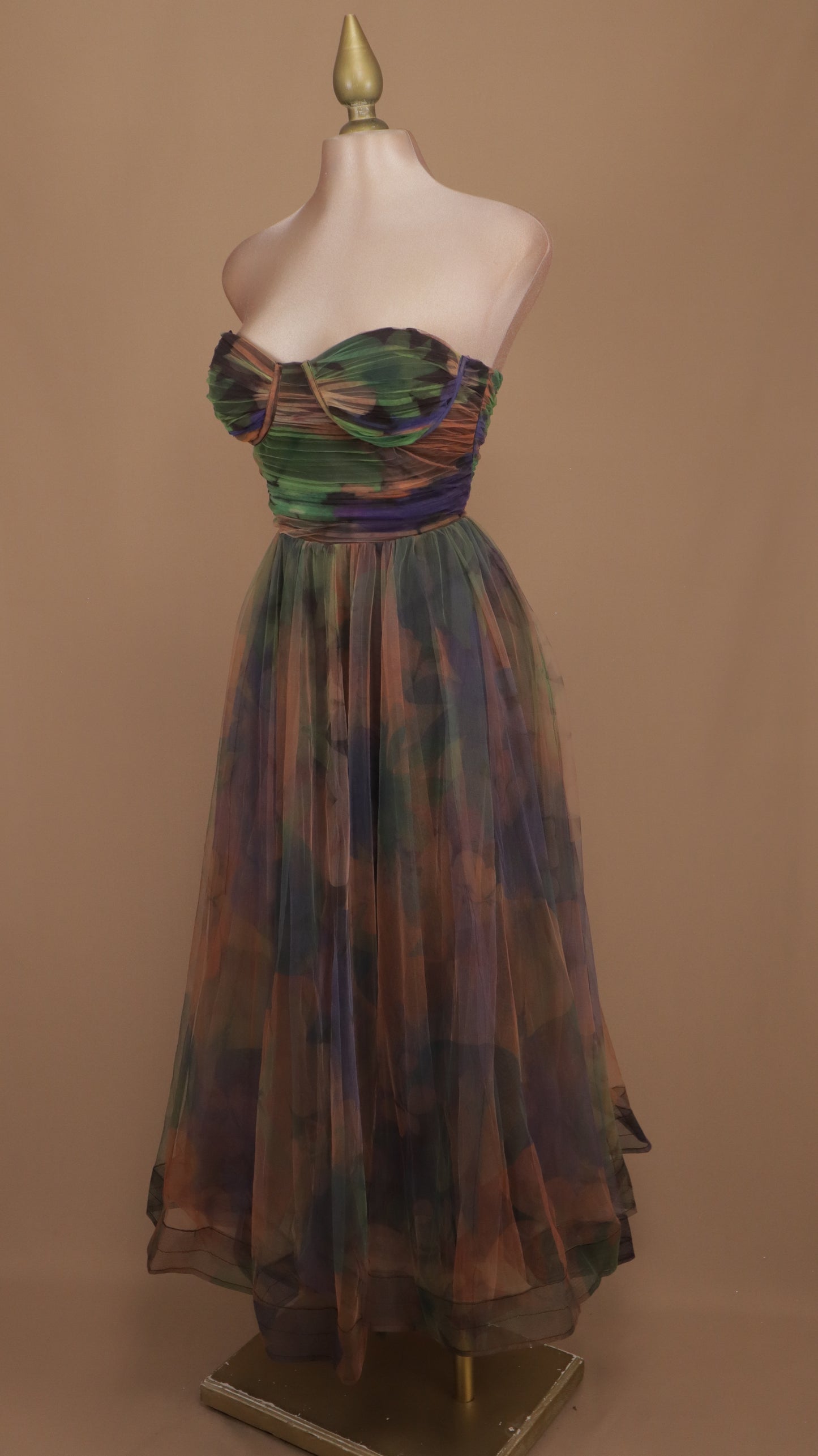 Vestido maxi estraple con estampado