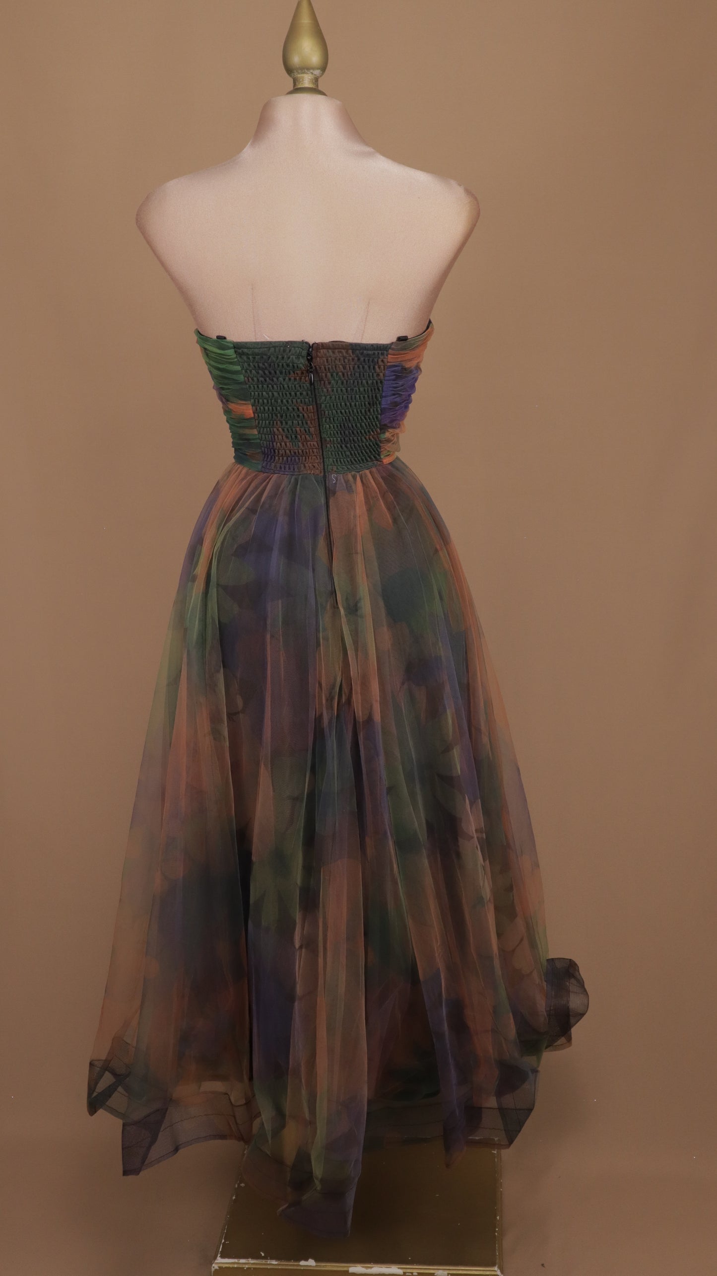 Vestido maxi estraple con estampado
