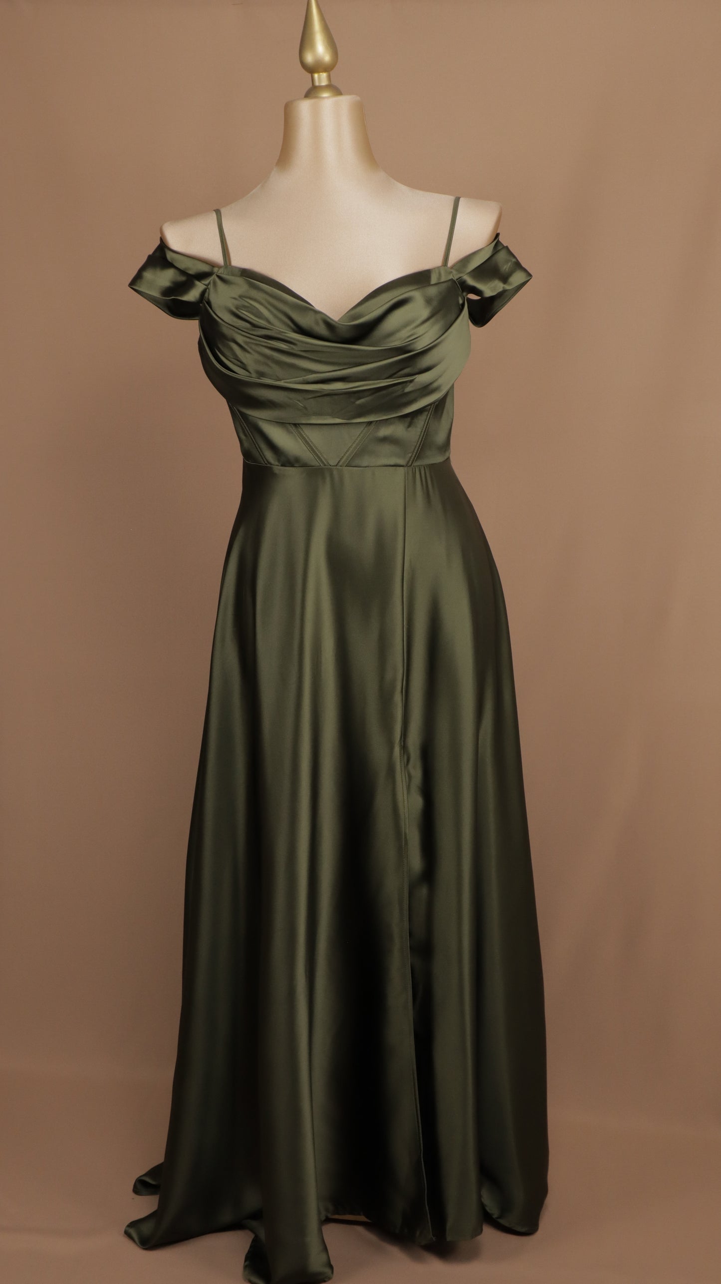 Vestido largo talla extra al hombro con abertura en pierna