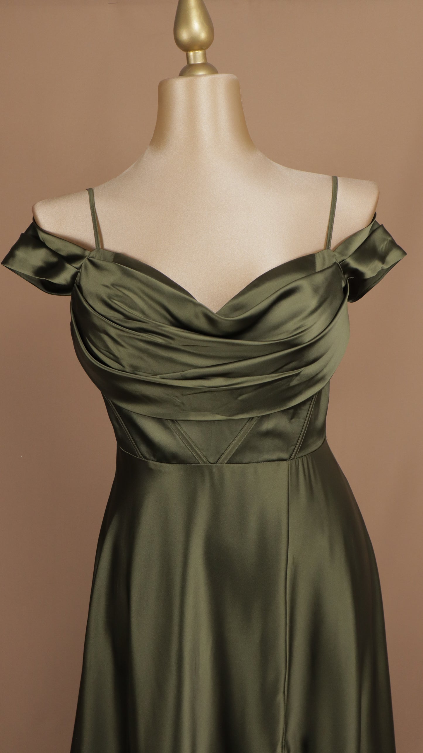 Vestido largo talla extra al hombro con abertura en pierna
