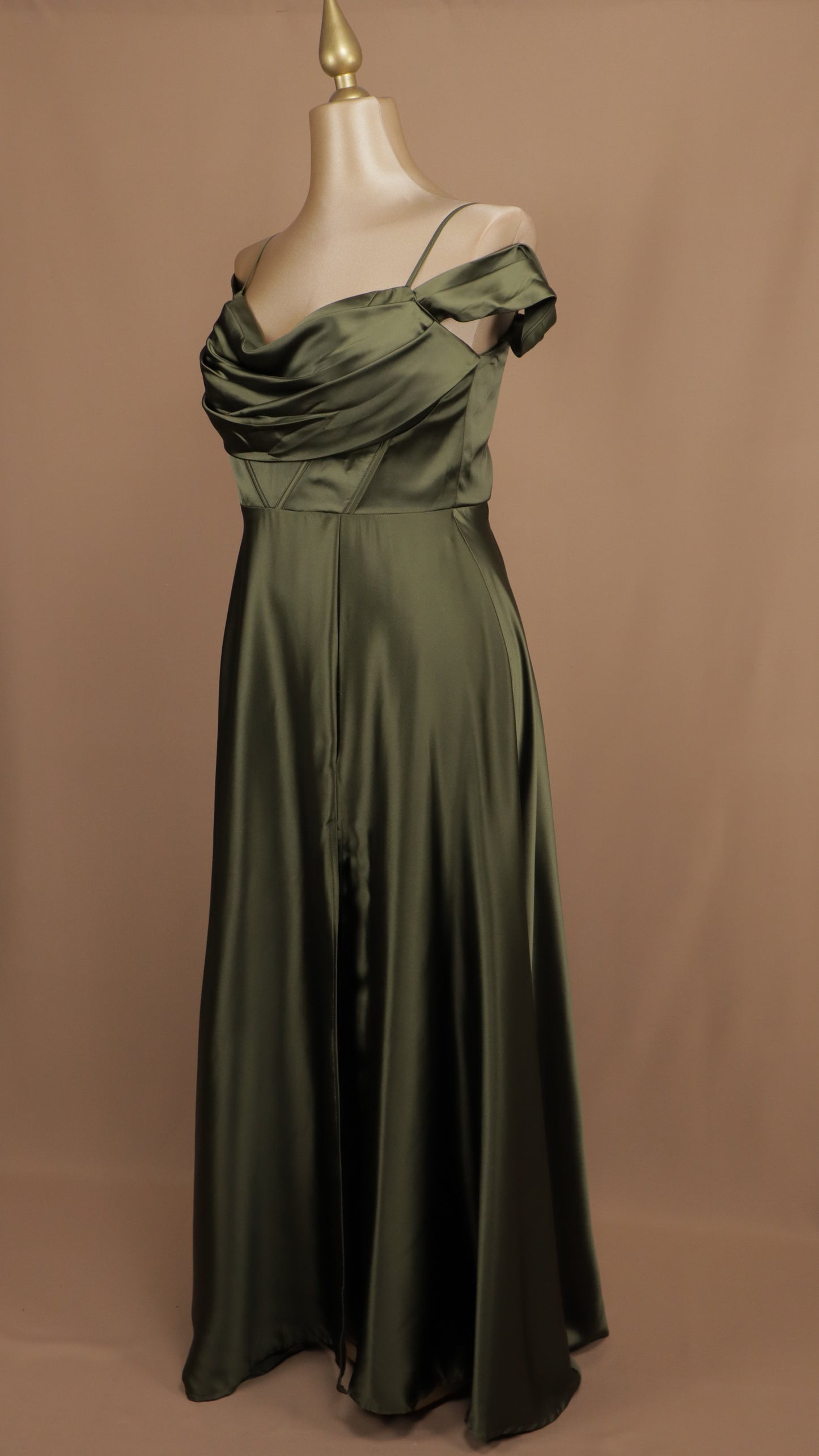 Vestido largo talla extra al hombro con abertura en pierna