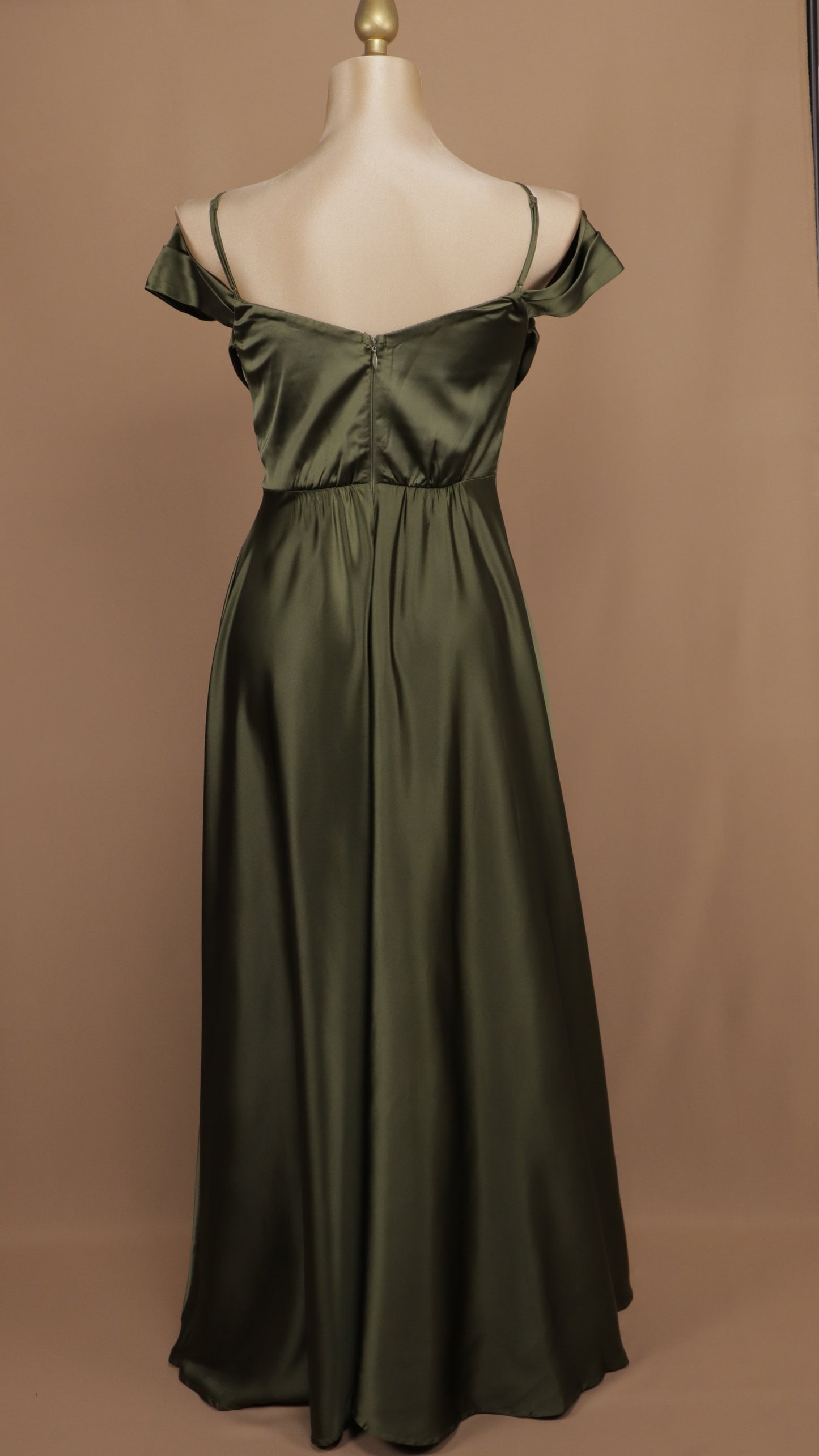 Vestido largo talla extra al hombro con abertura en pierna