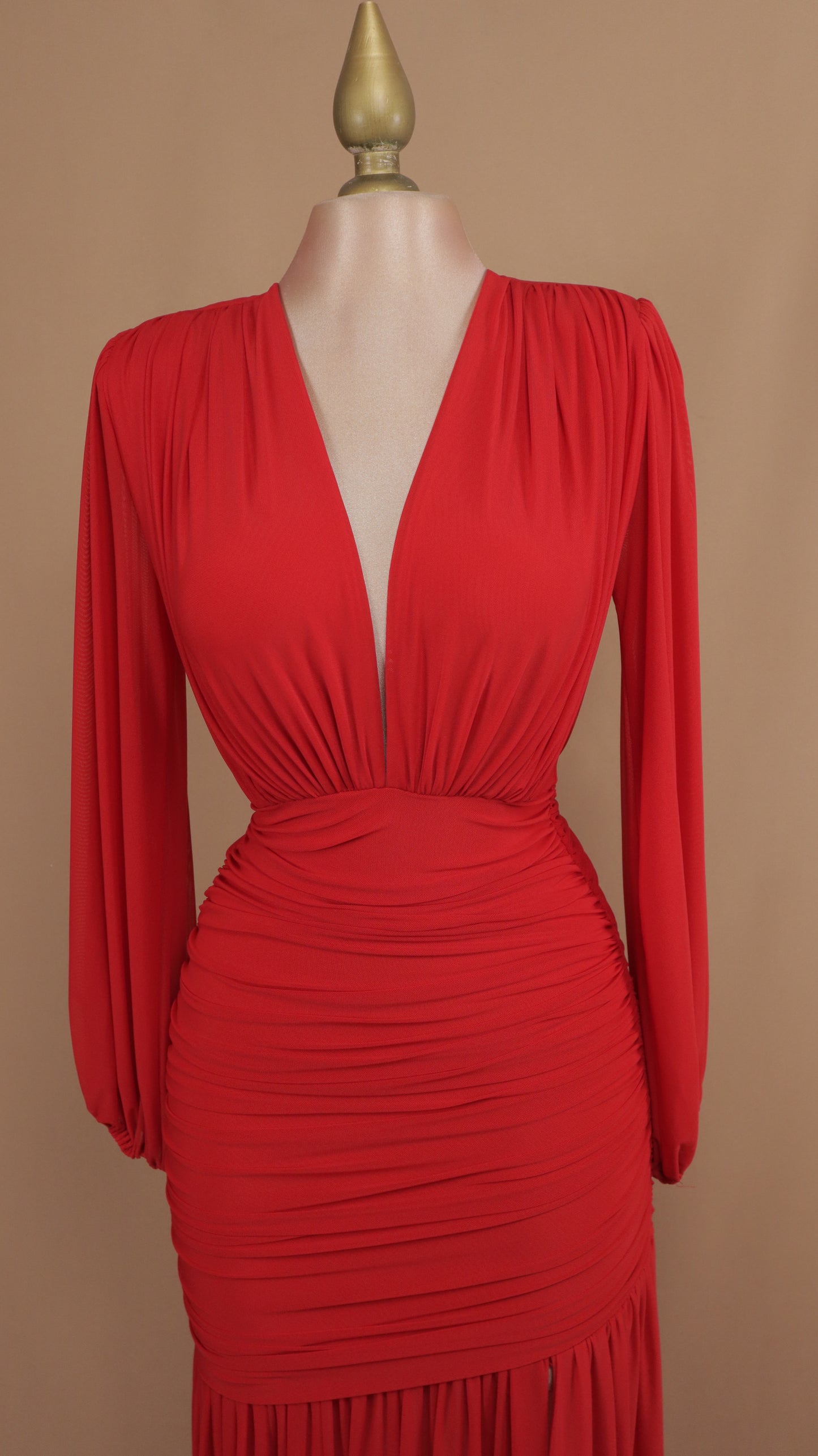 Vestido largo manga larga corrugado con escote en V