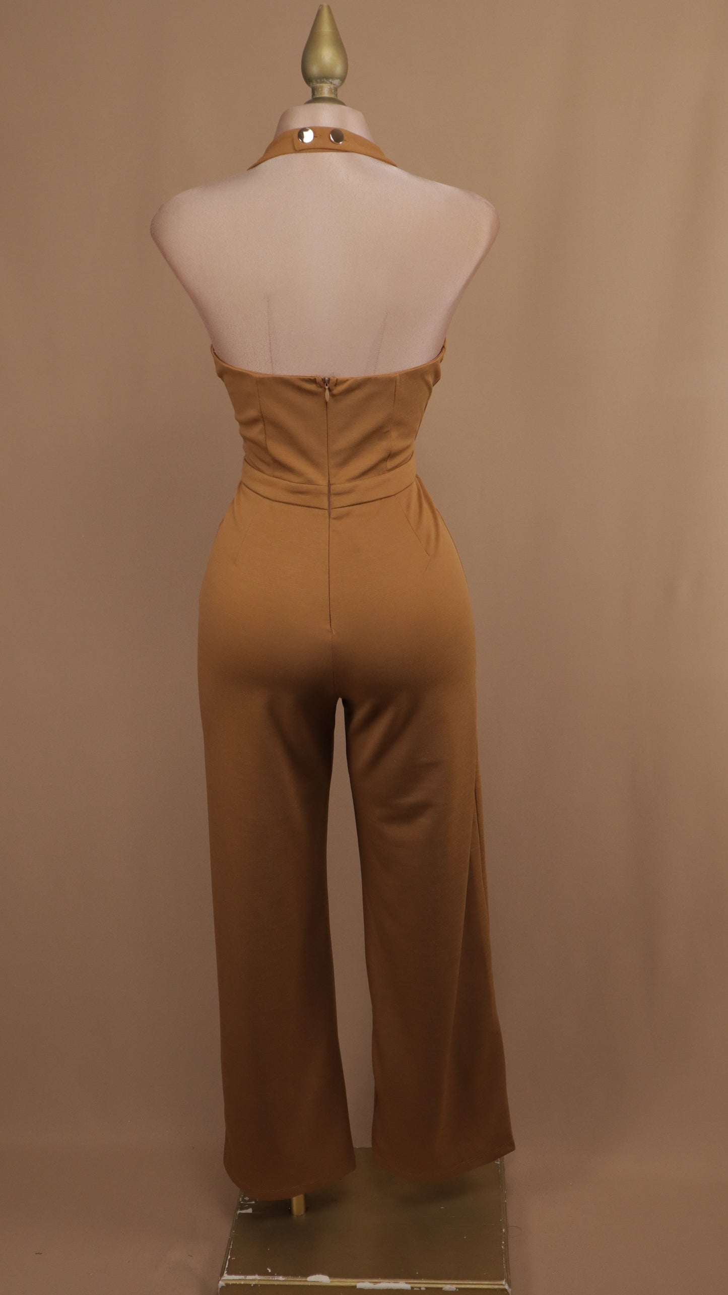 Palazzo pegadito cuello halter con botones dorados