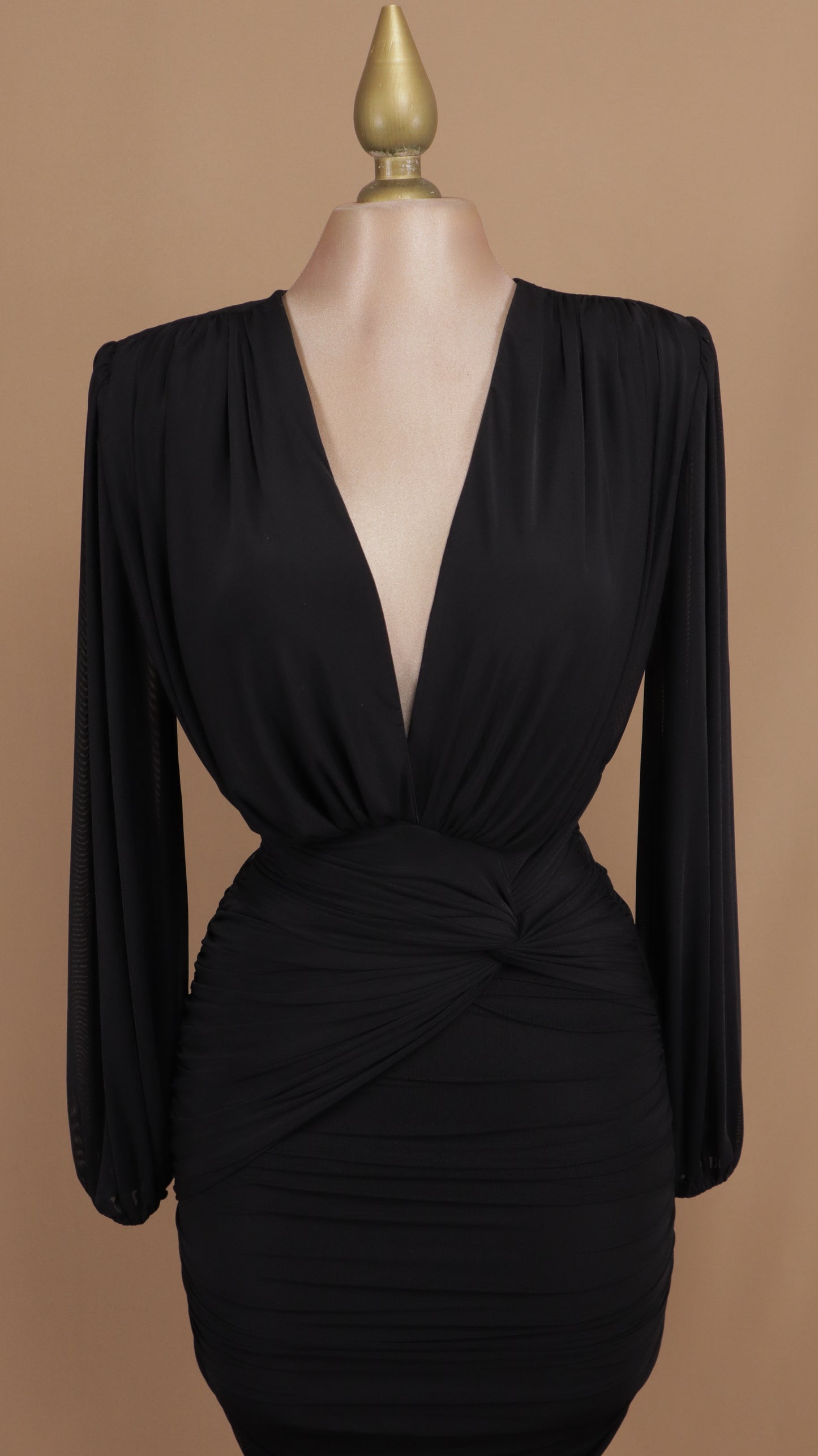 Vestido midi manga larga con plisado en cintura
