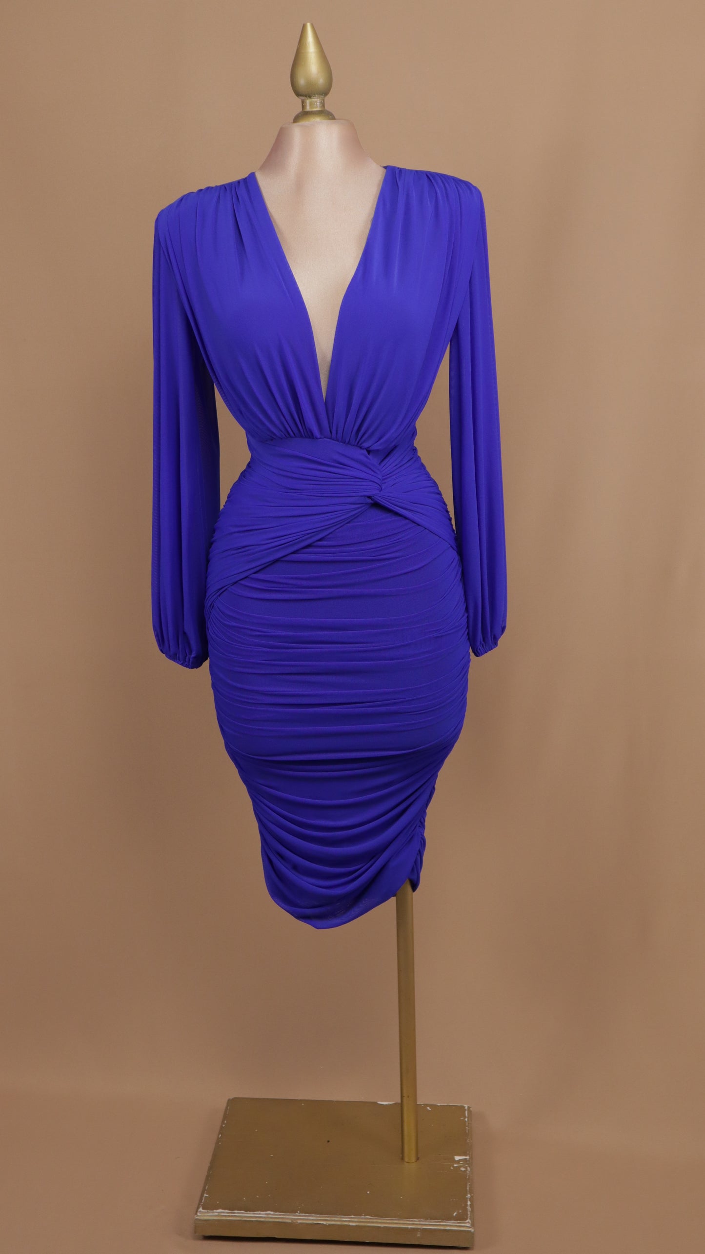 Vestido midi manga larga con plisado en cintura