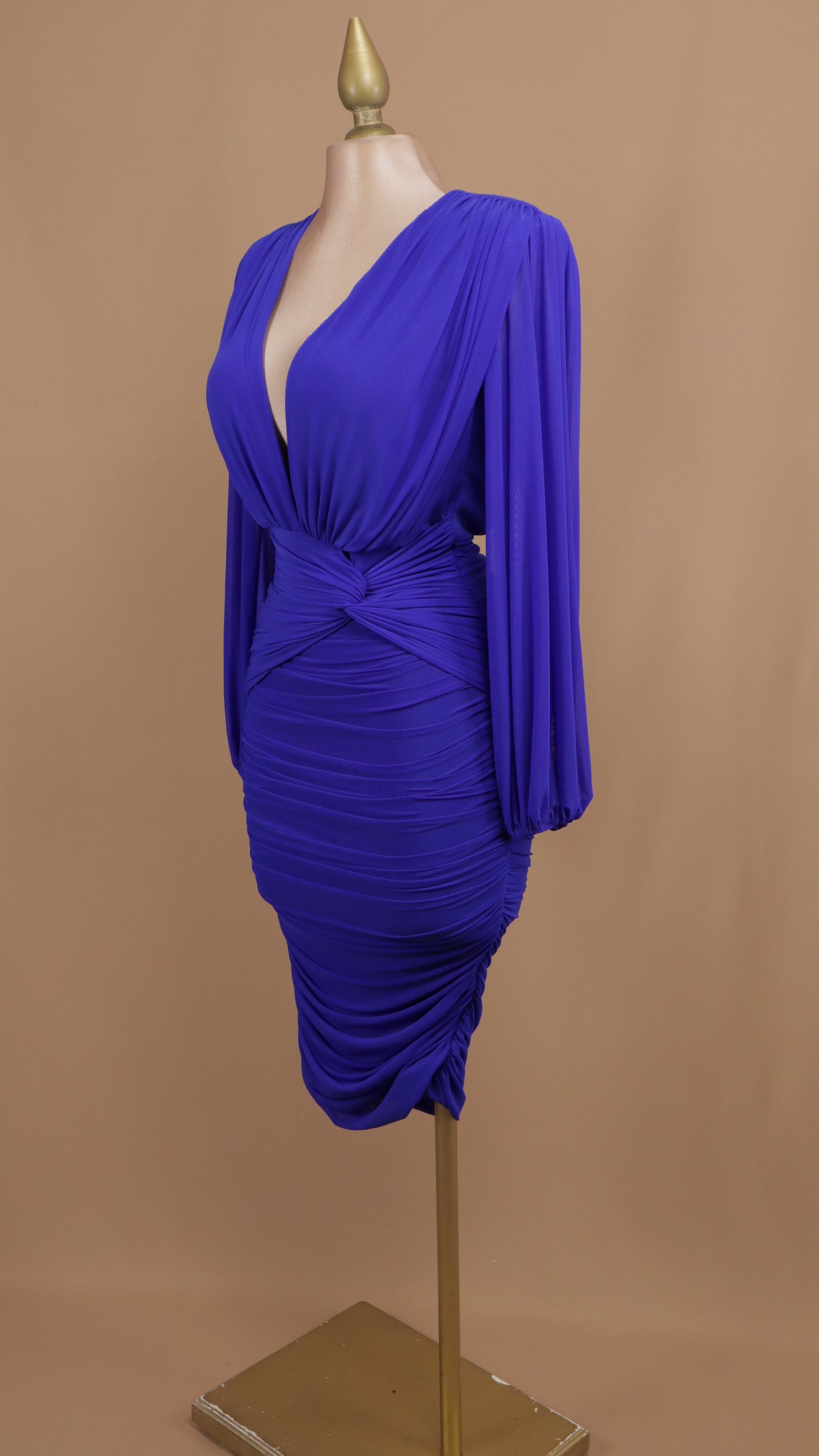 Vestido midi manga larga con plisado en cintura