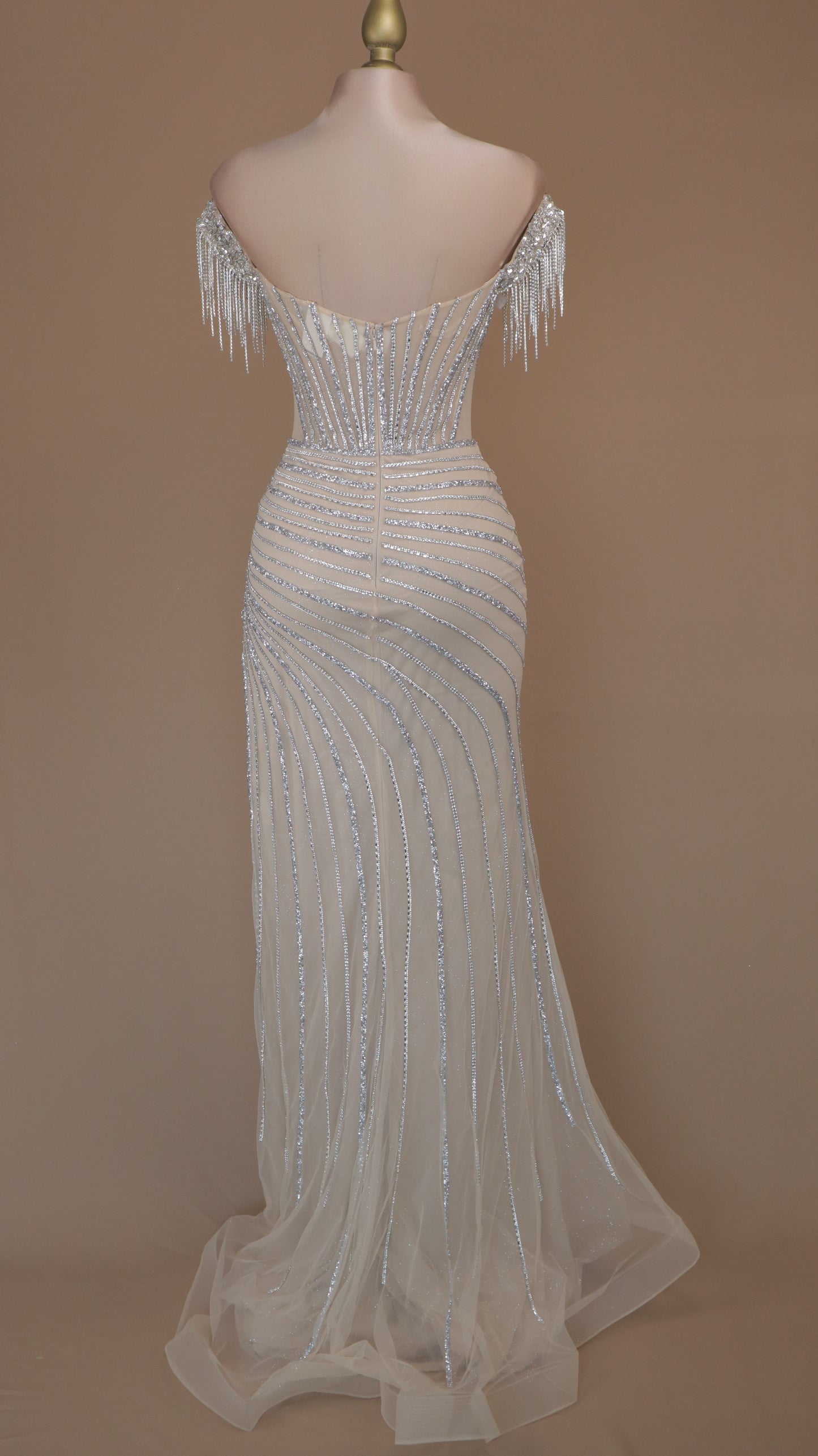 Vestido largo con abertura en pierna