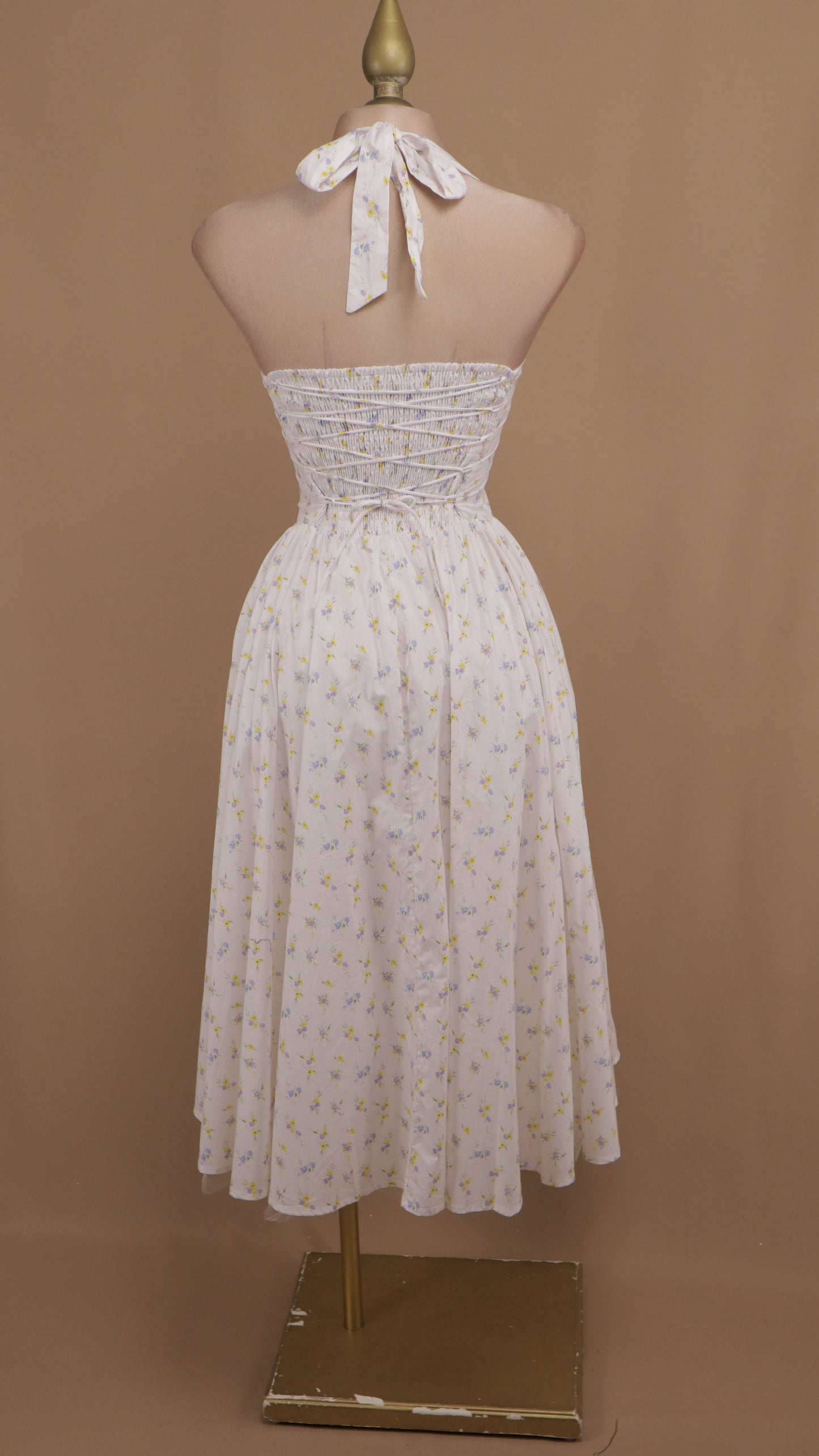 Vestido midi cuello halter estampado