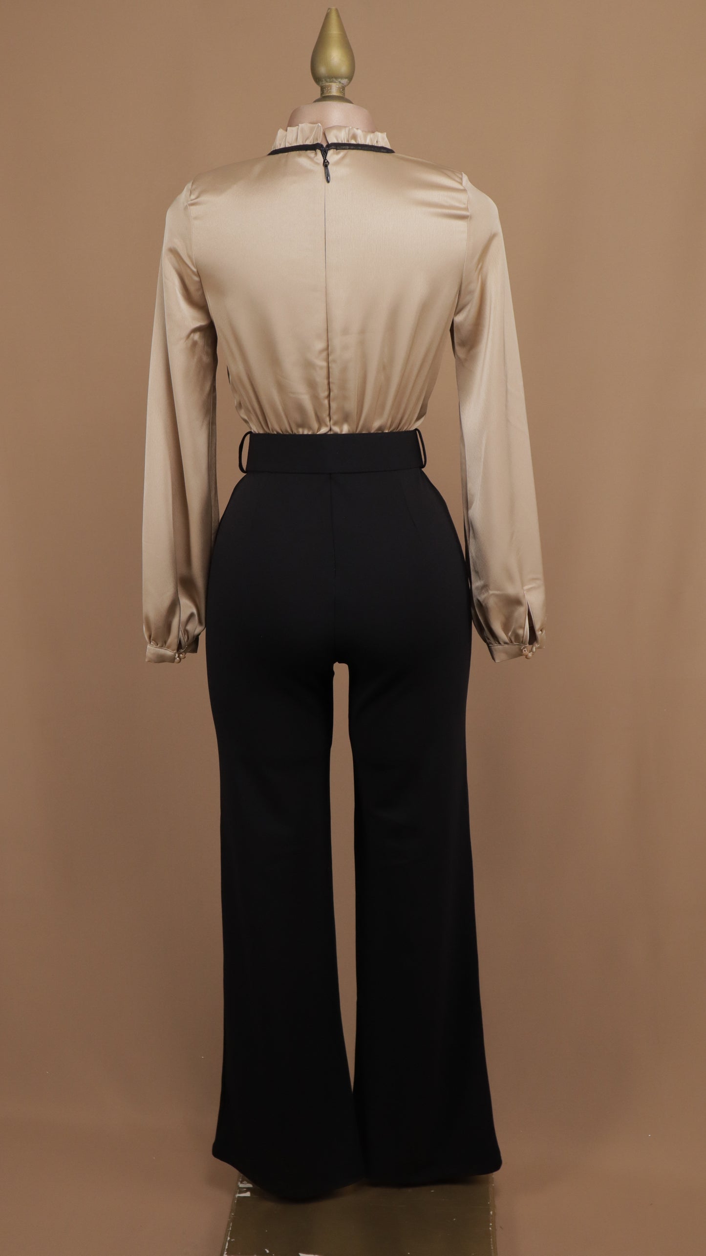 Palazzo manga larga satinado con listón en cuello