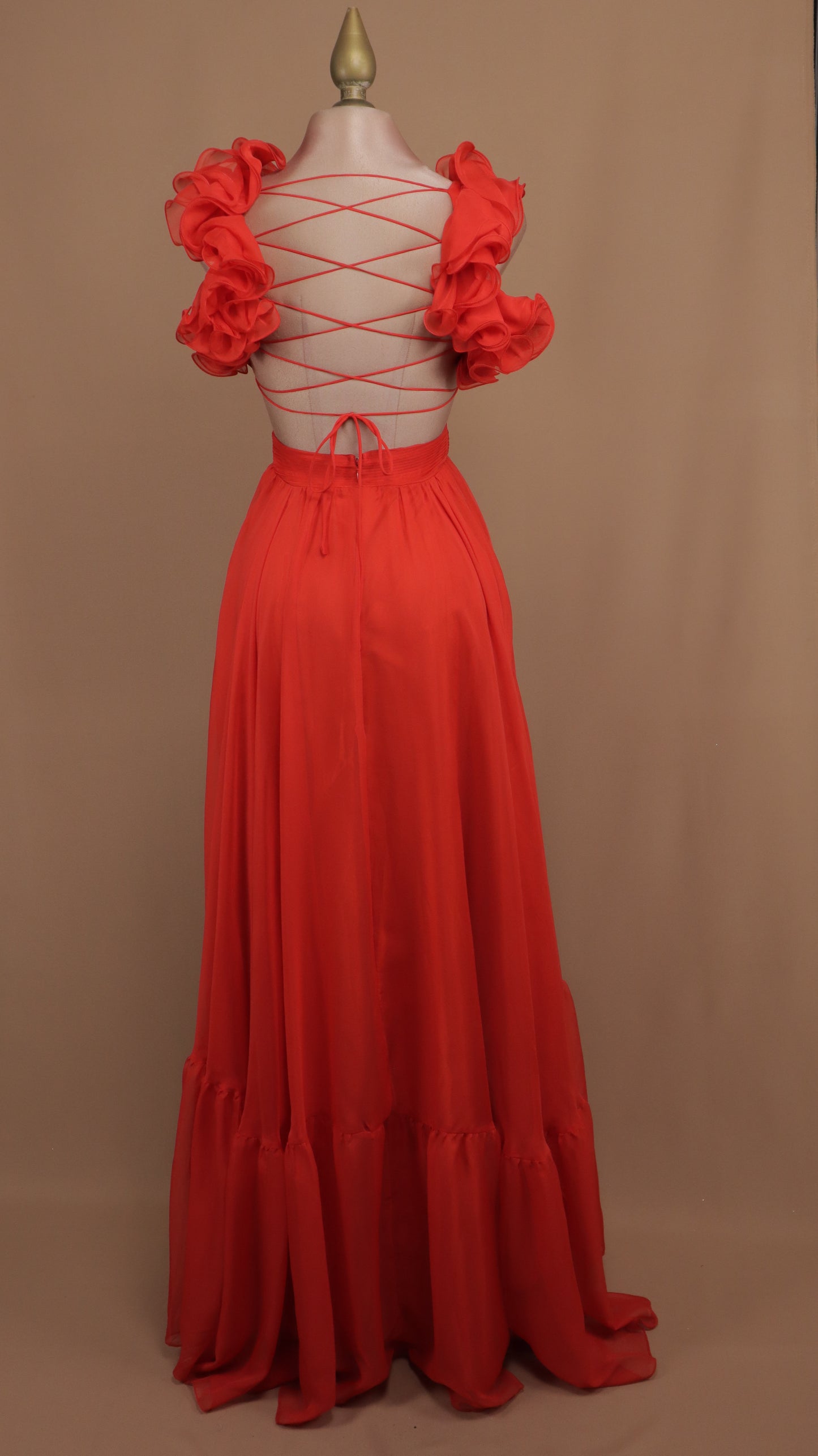 Vestido largo escarola con escote