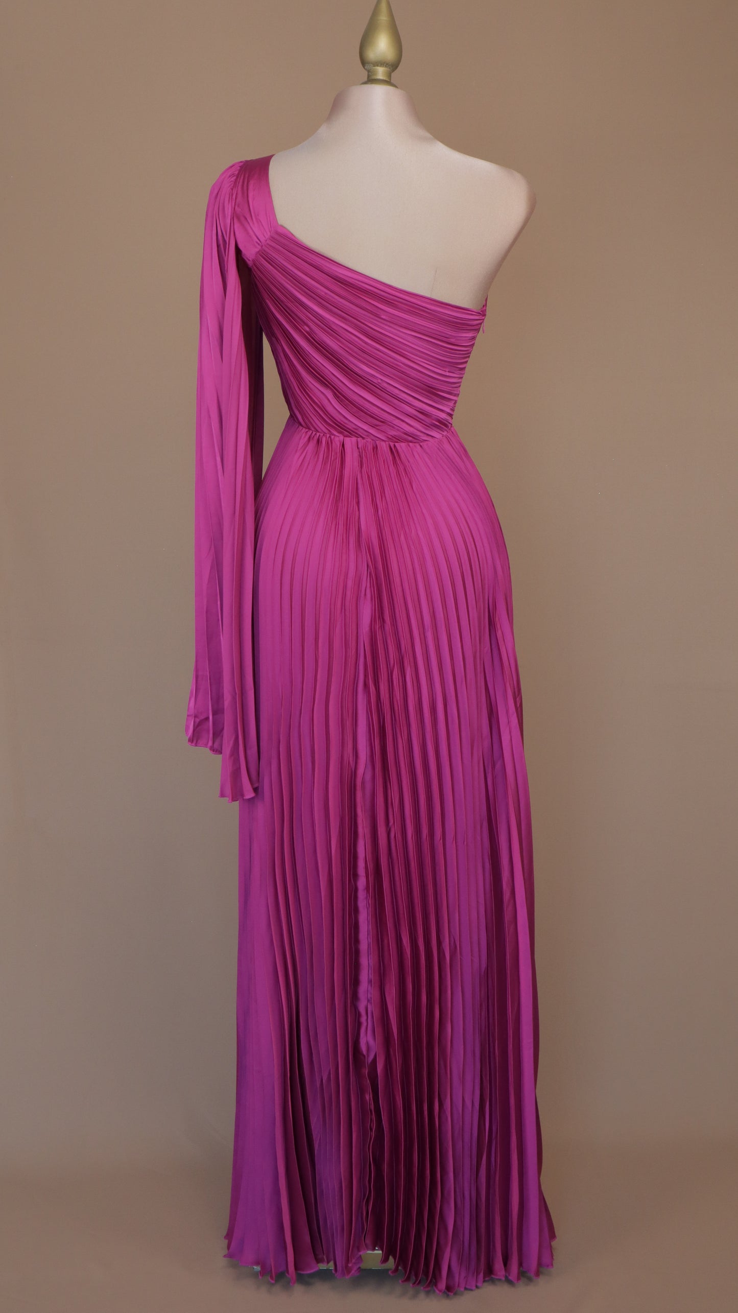 Vestido largo asimétrico plisado