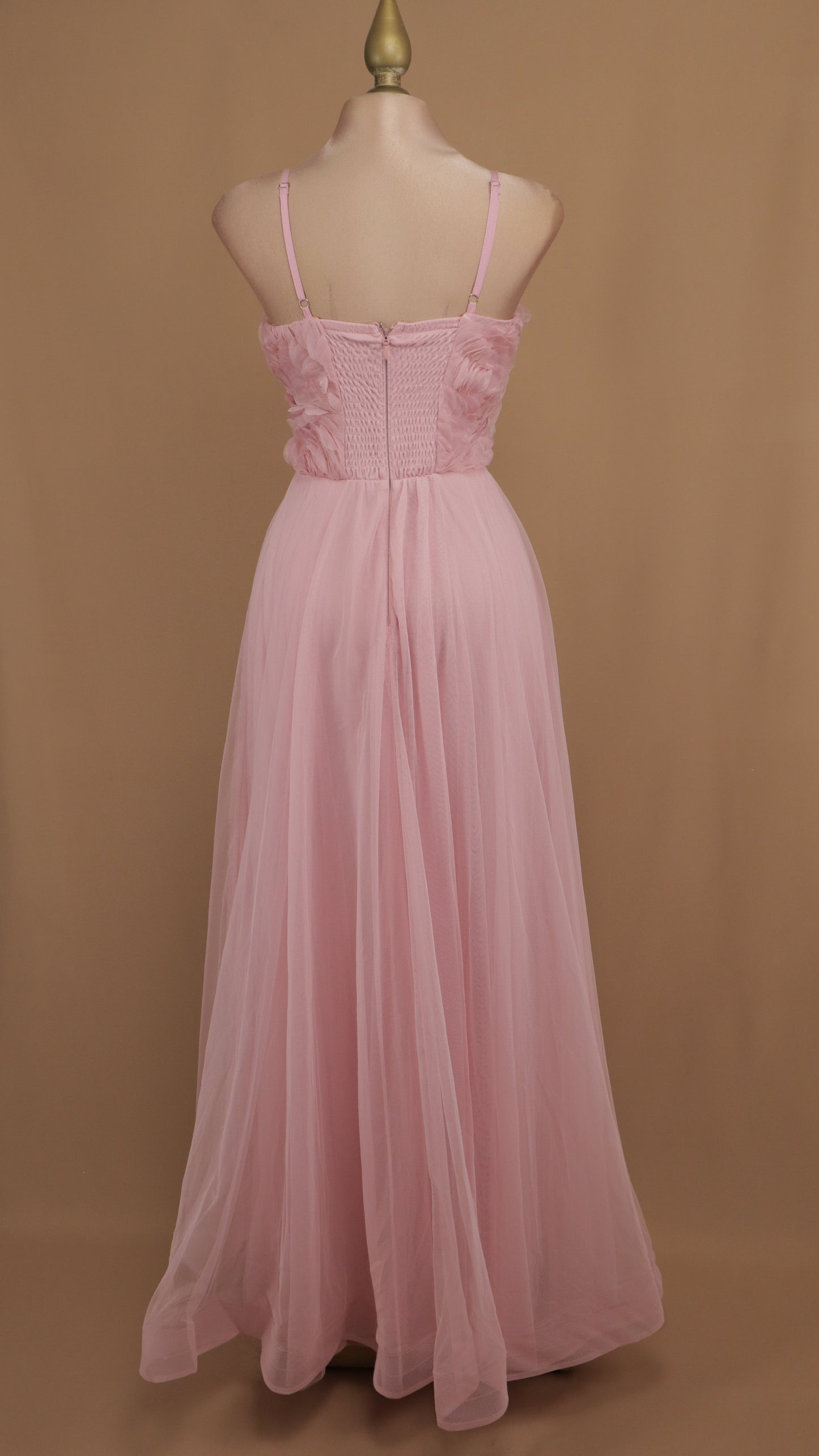 Vestido largo de tull con flor en 3D