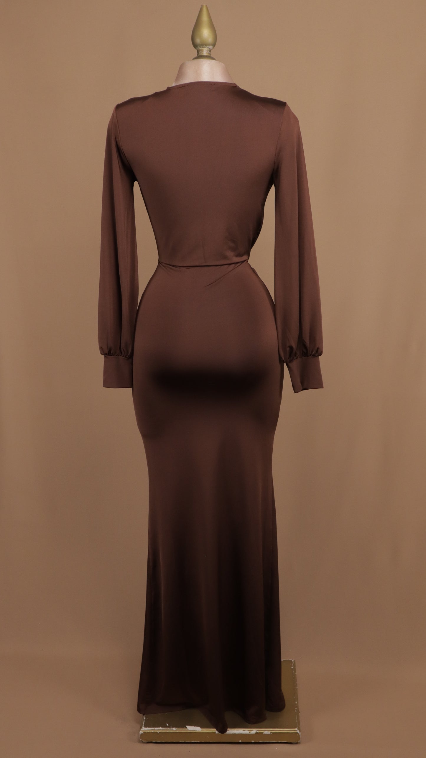 Vestido largo manga larga con nudo en cintura