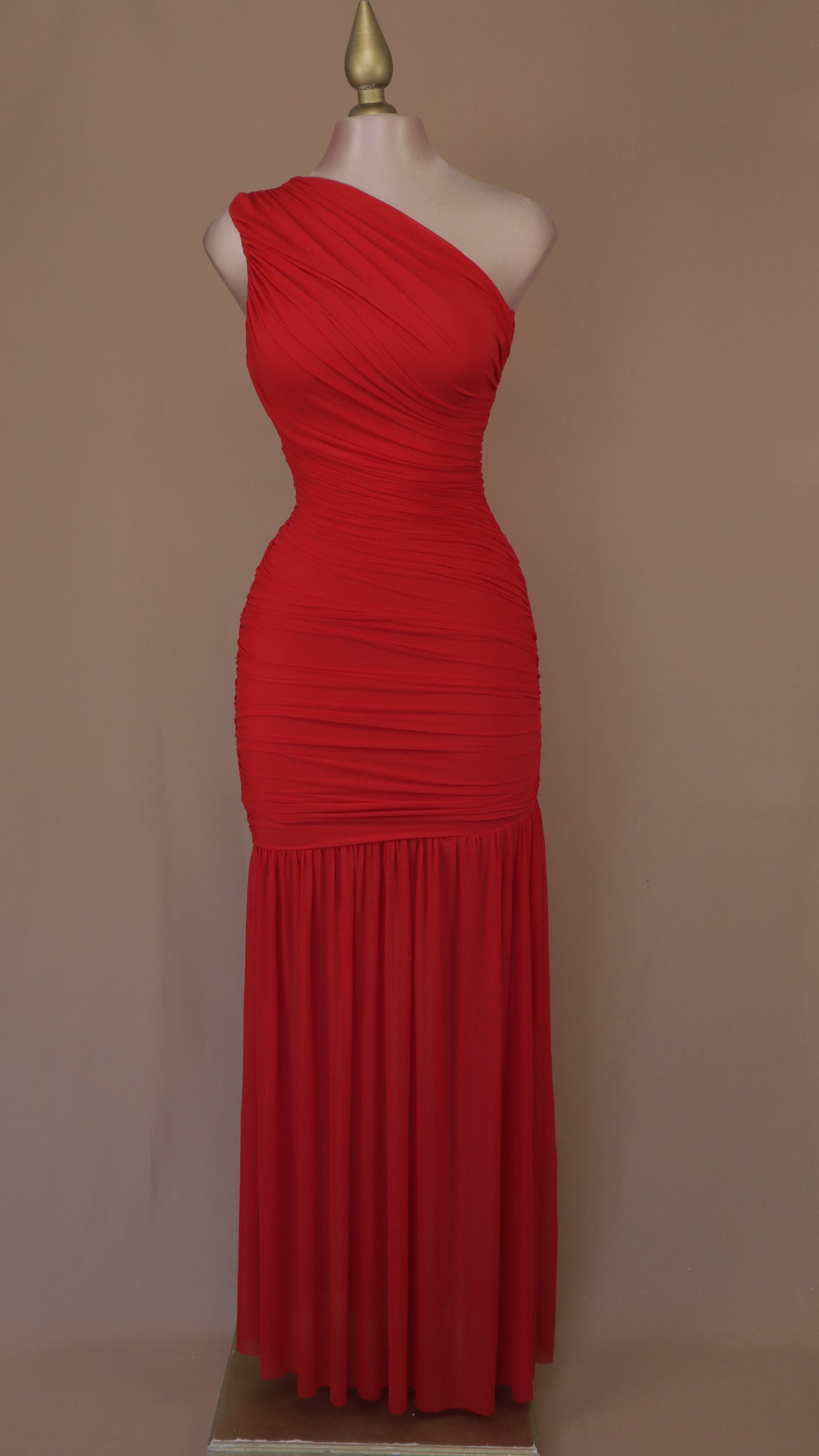 Vestido largo asimétrico y corrugado