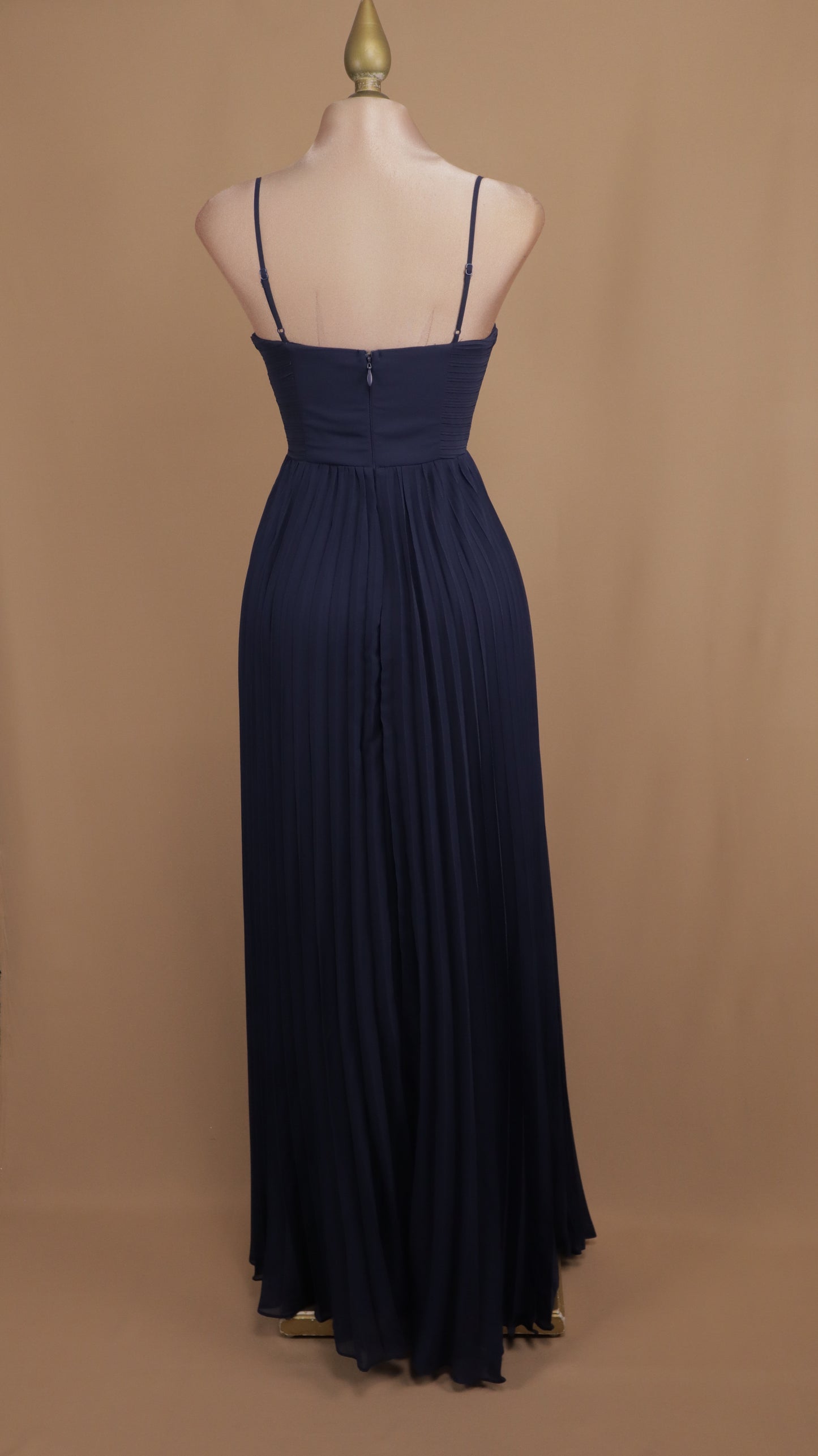 Vestido largo escote corazón plisado