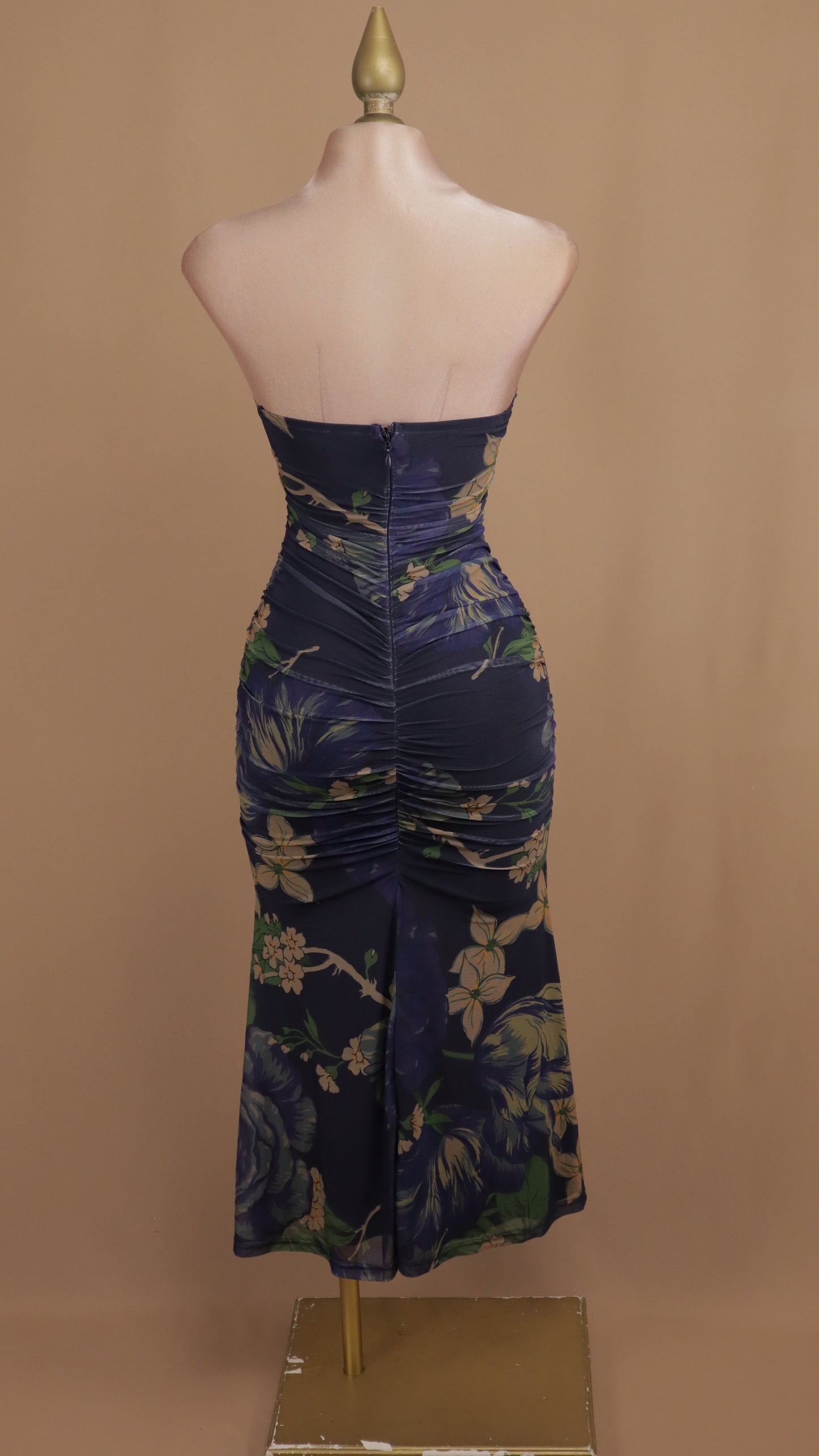 Vestido midi estraple estampado