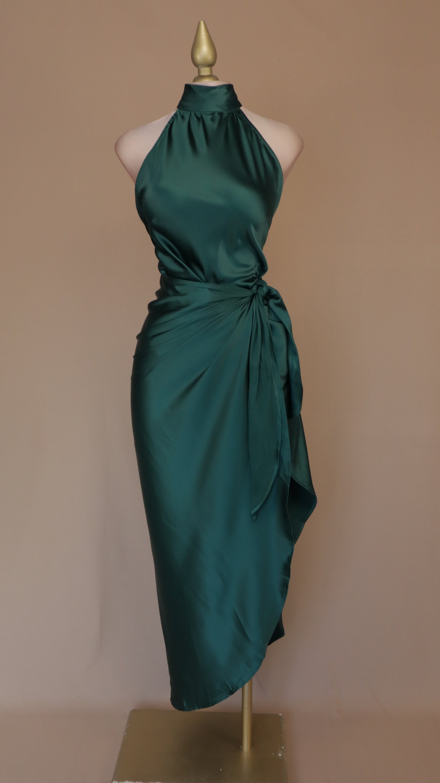 Vestido maxi cuello halter