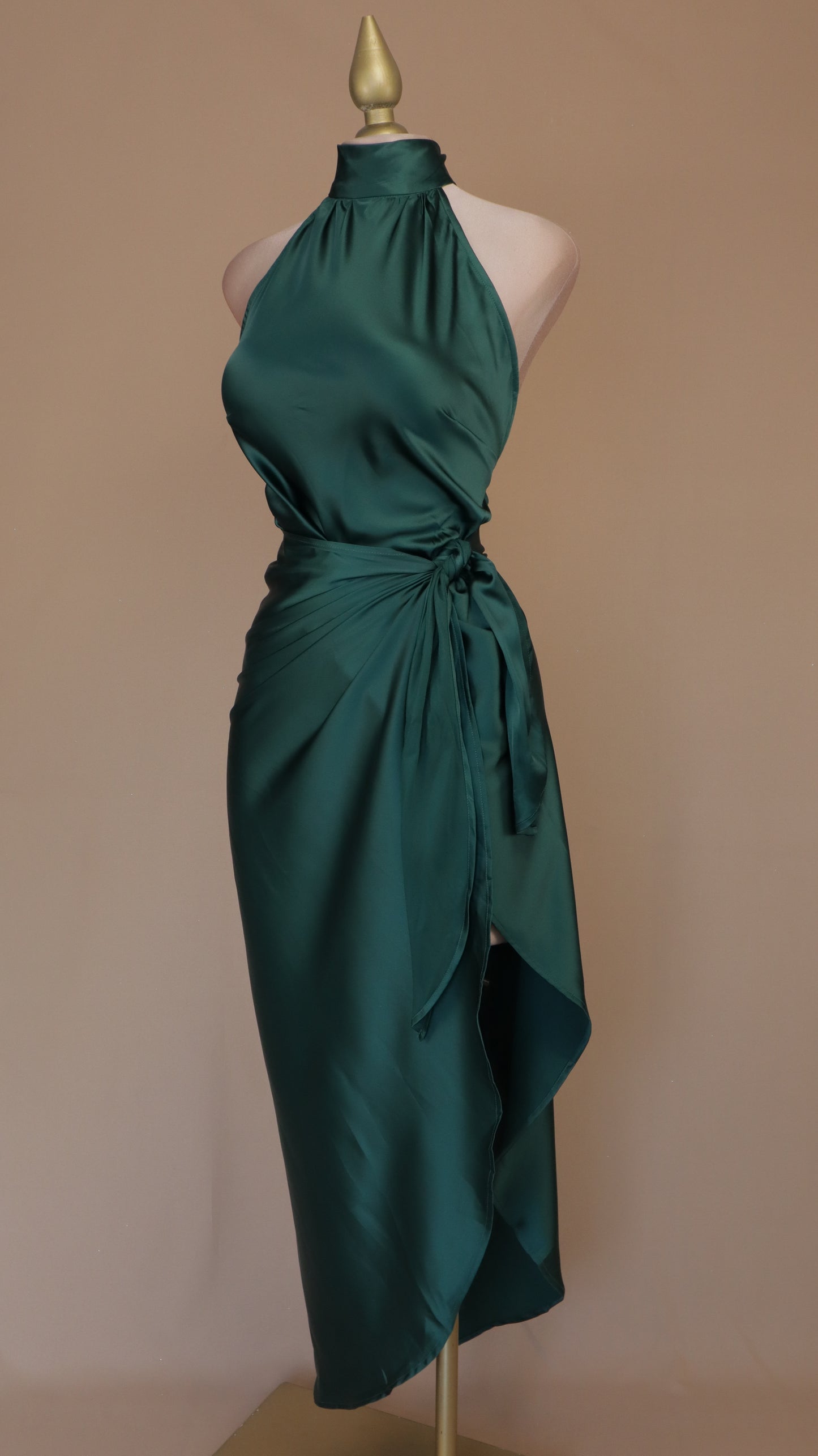Vestido maxi cuello halter