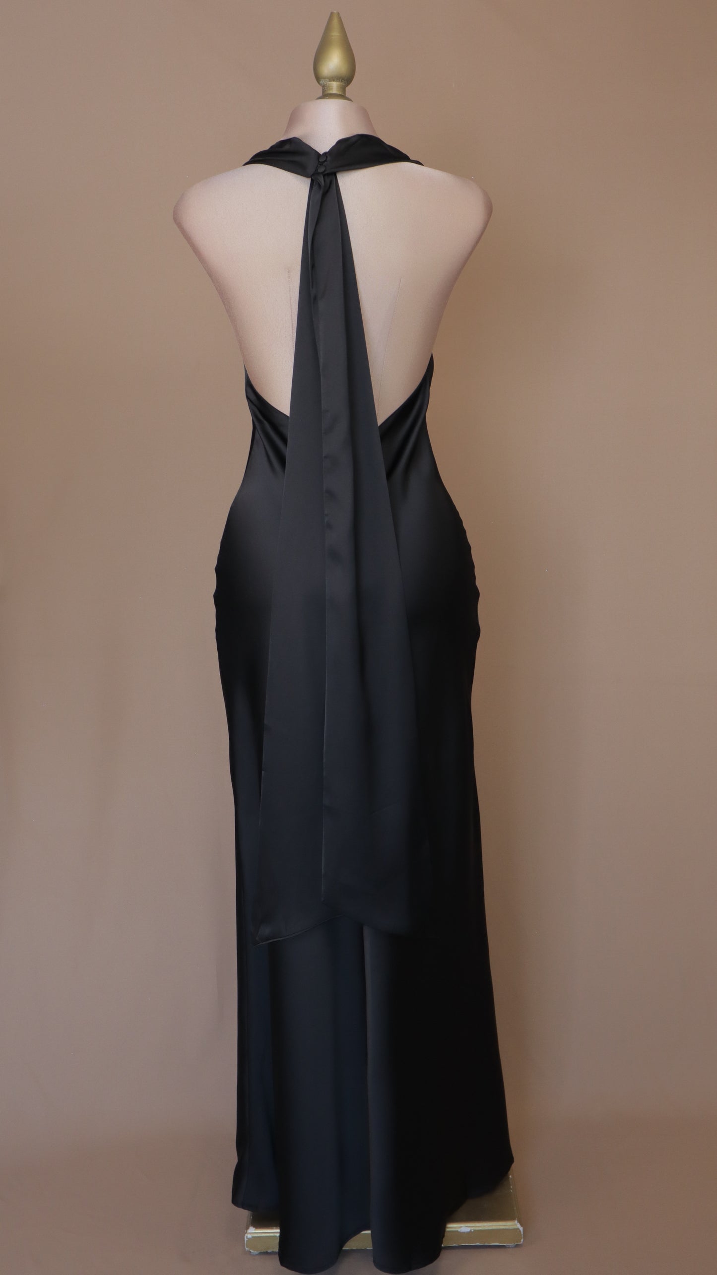 Vestido largo cuello halter