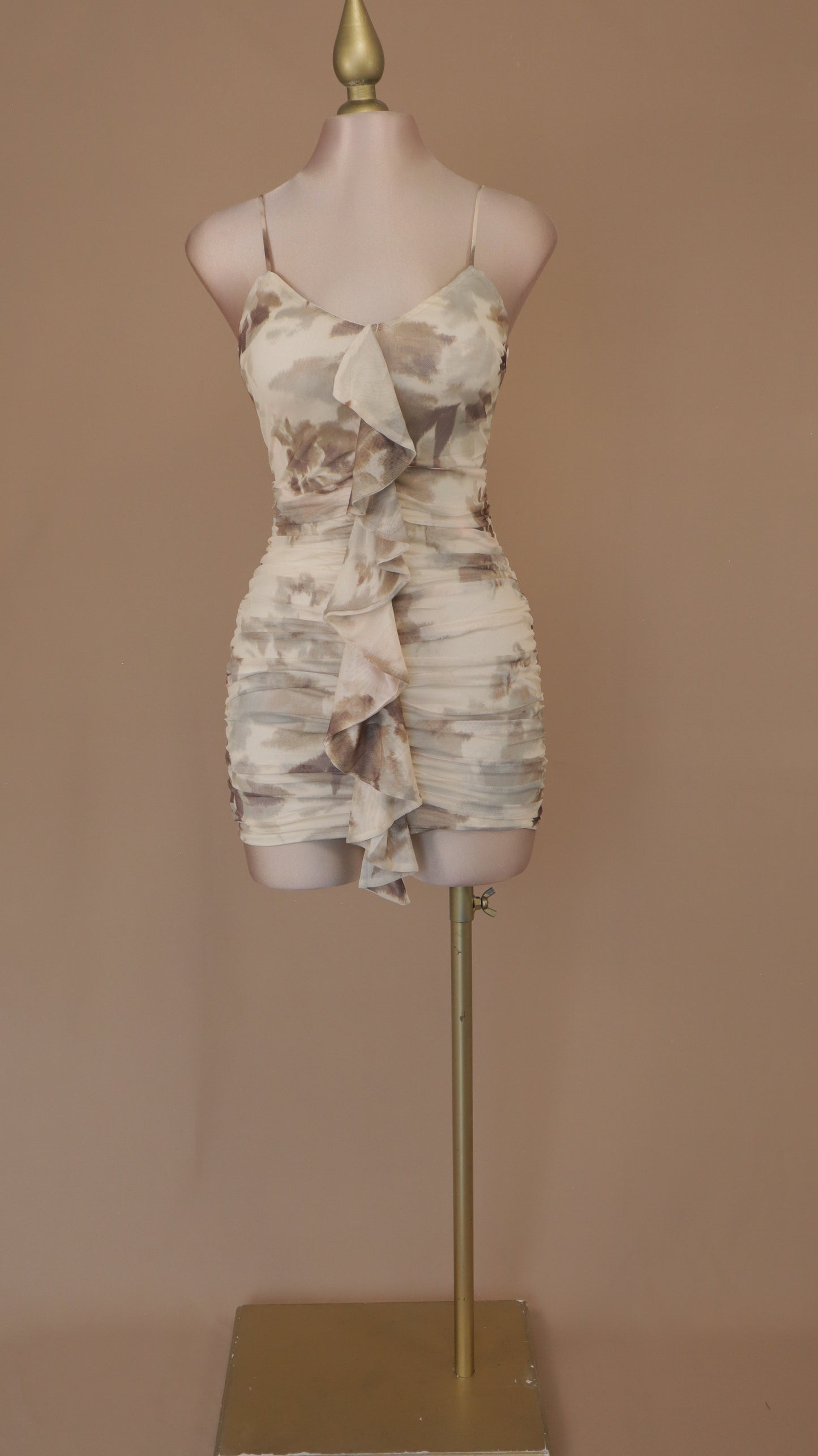 Vestido corto estampado con tirantes
