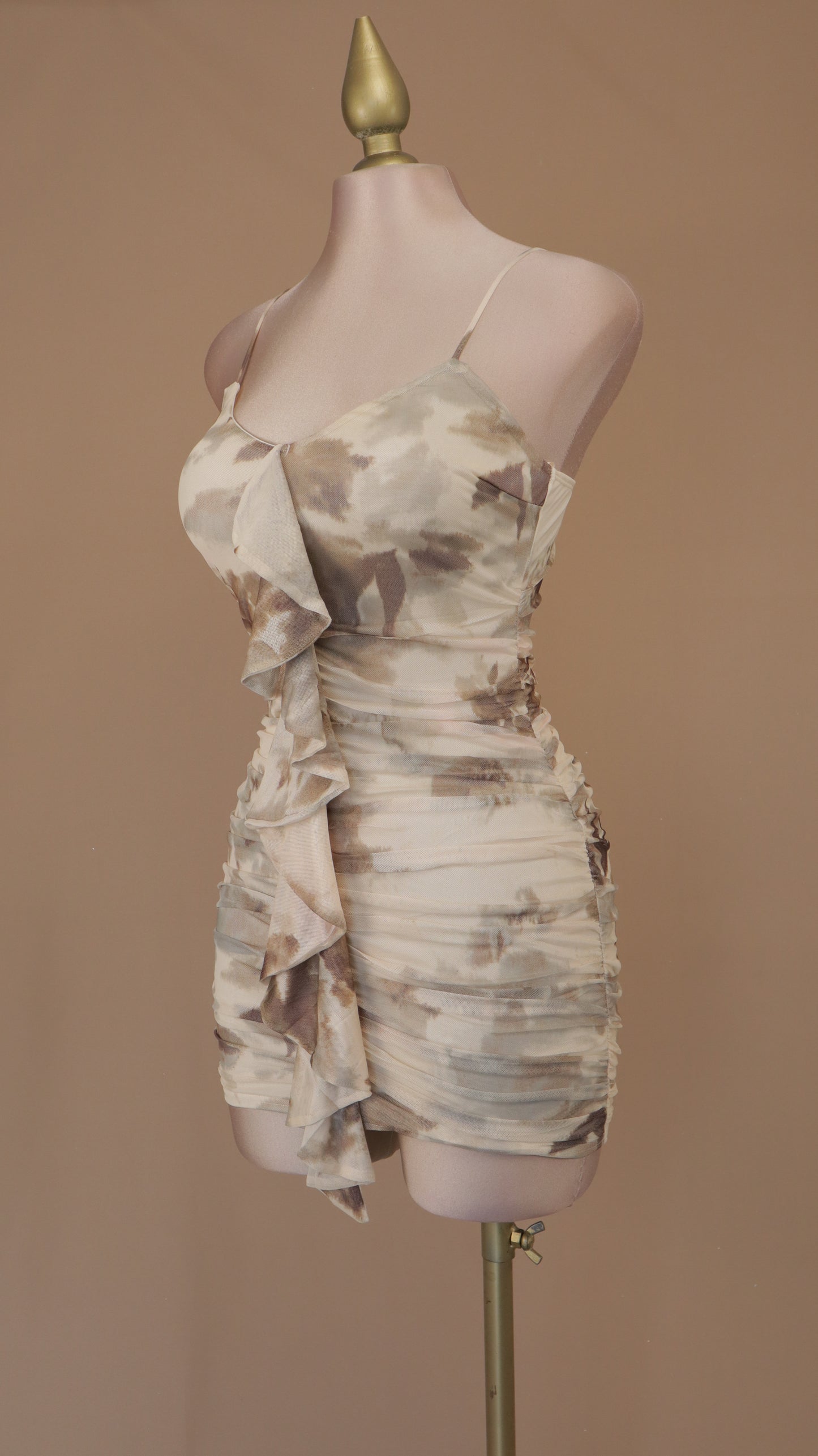 Vestido corto estampado con tirantes