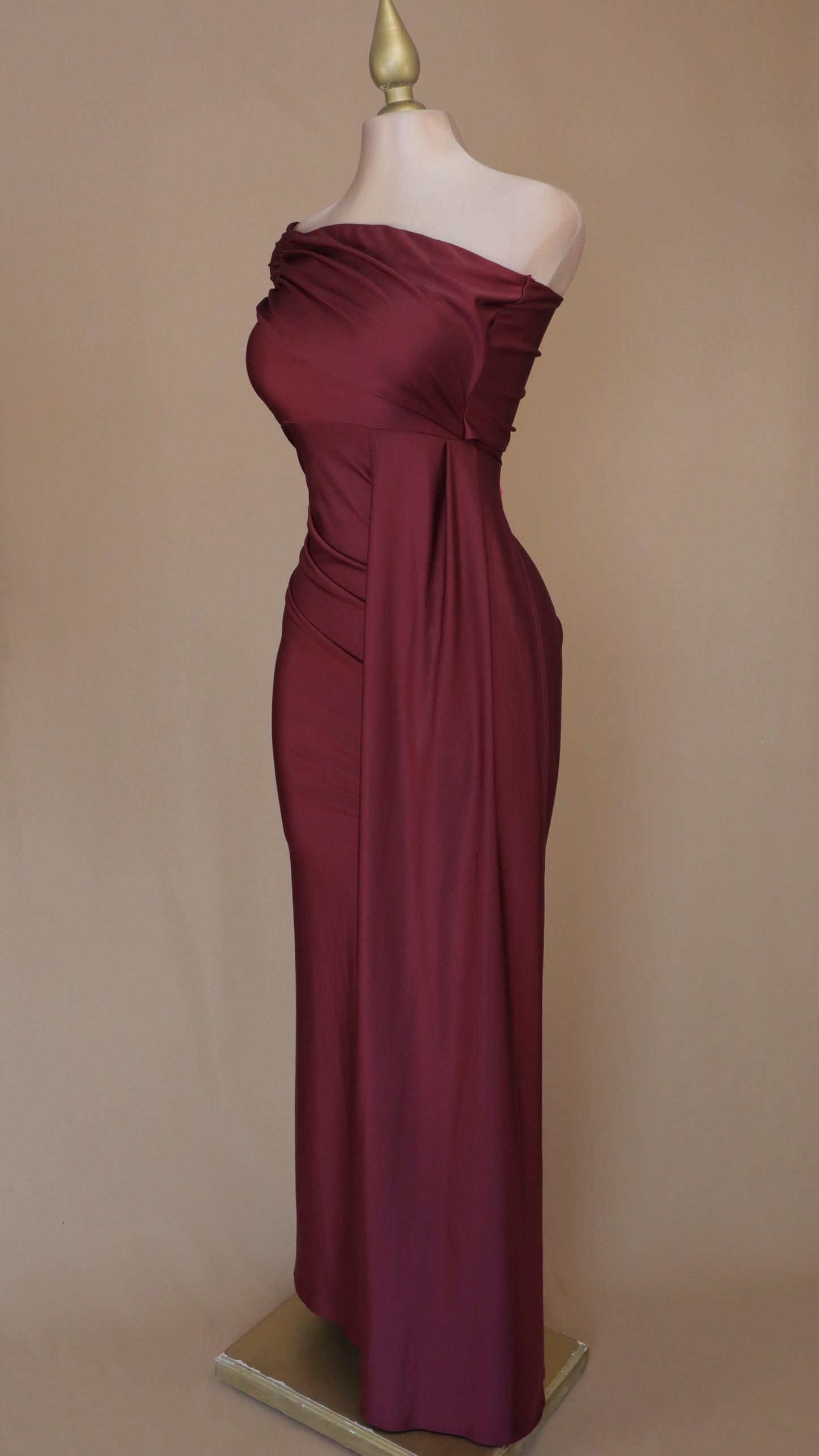 Vestido largo de licra con estola