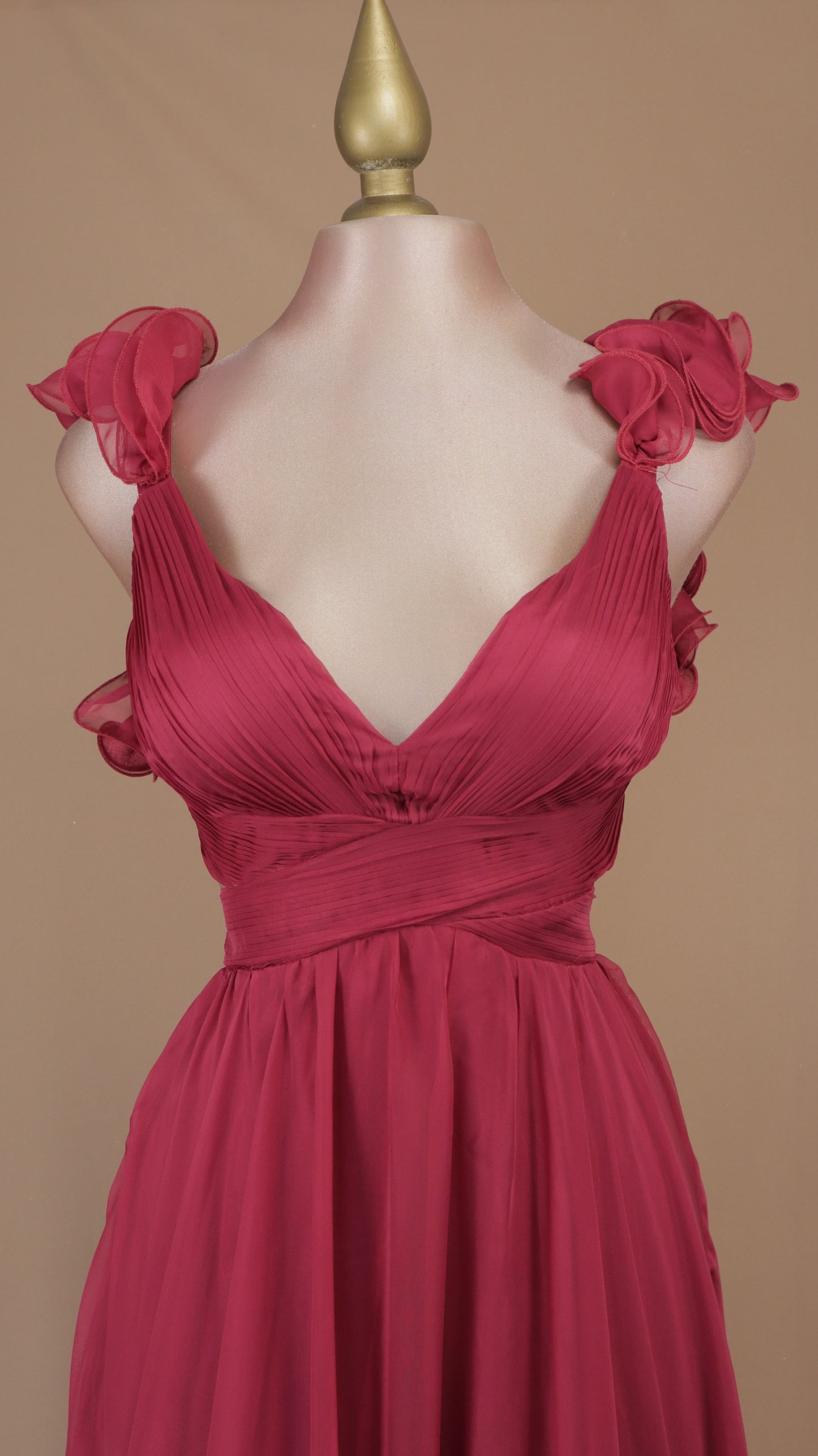 Vestido largo escarola con escote