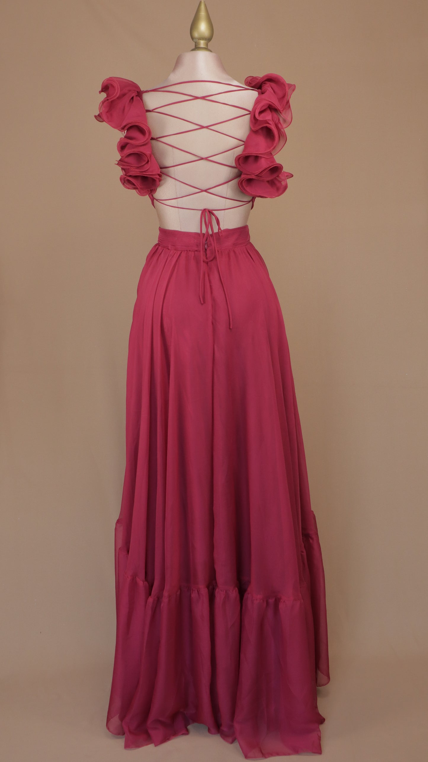 Vestido largo escarola con escote