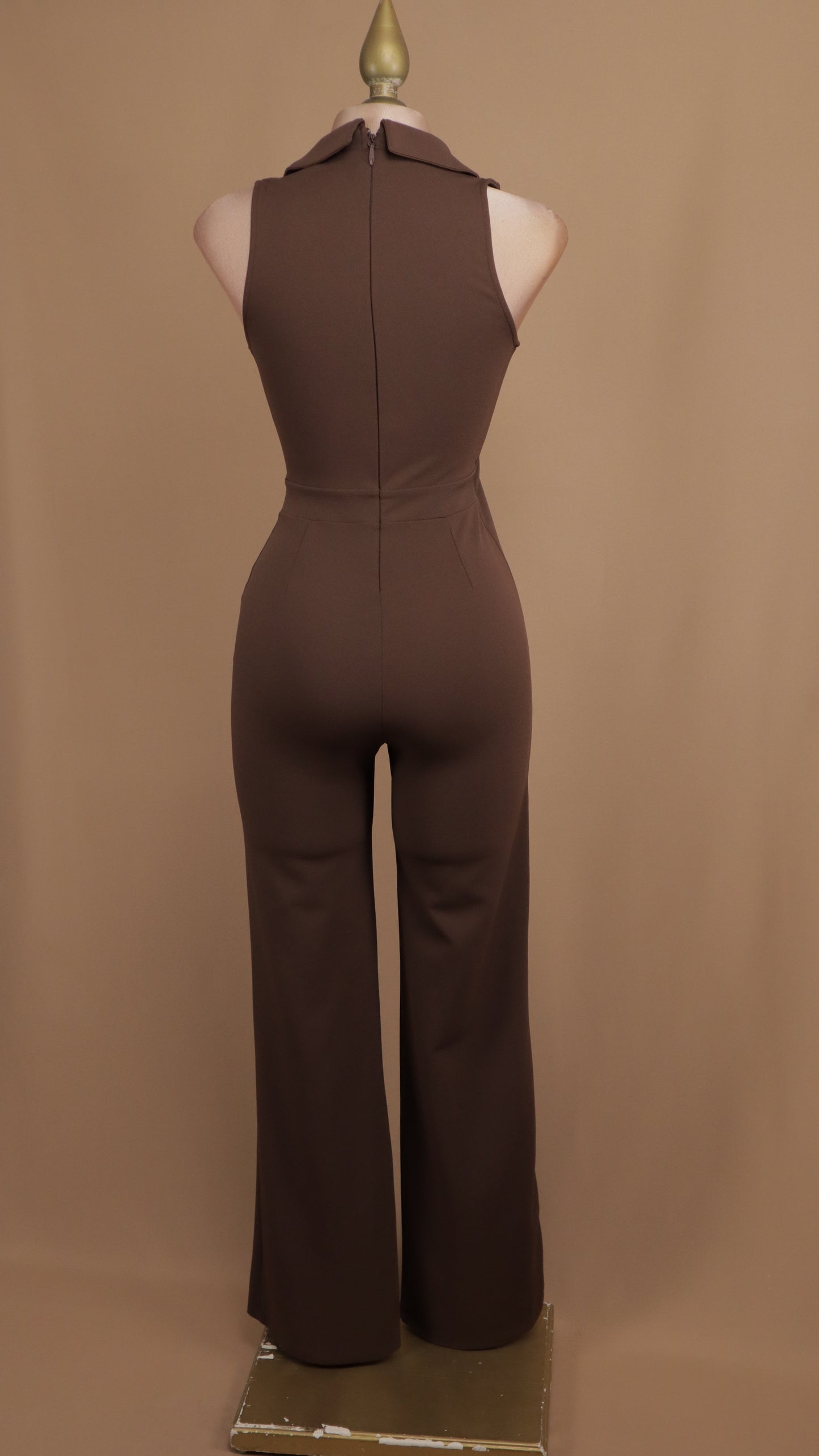 Palazzo resacado con botón dorado