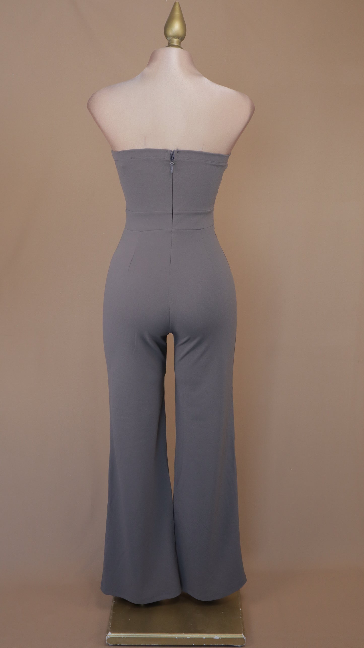 Palazzo estraple con botones dorados