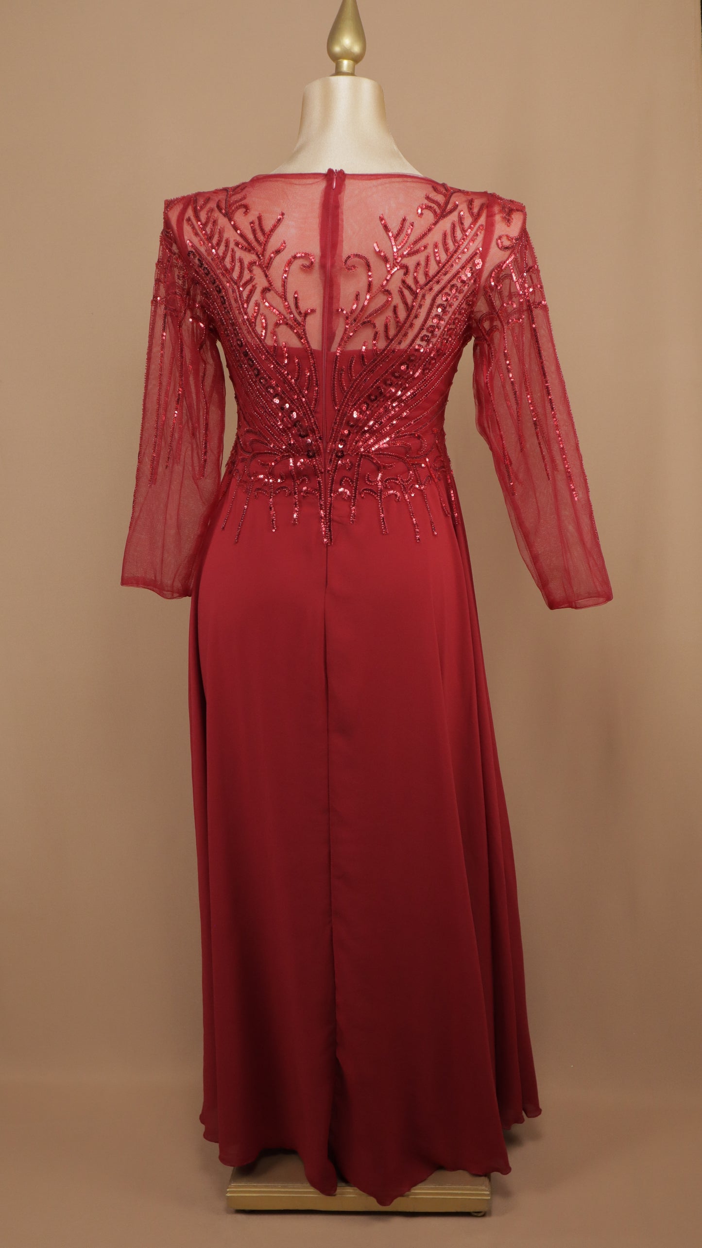 Vestido largo plus size con aplicación y manga