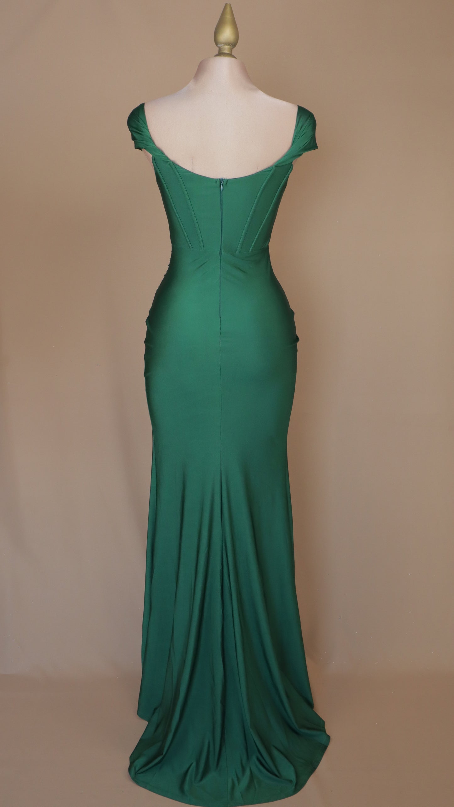 Vestido largo de licra con abertura en pierna