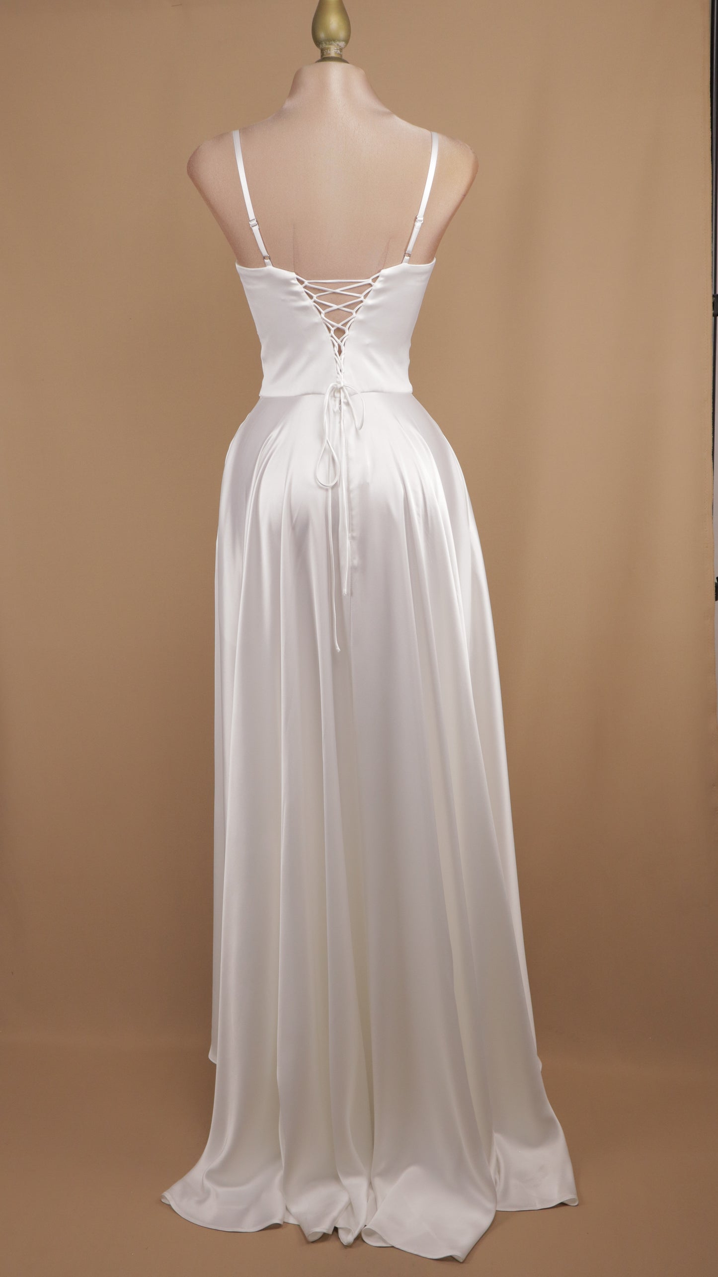 Vestido largo de novia con corset