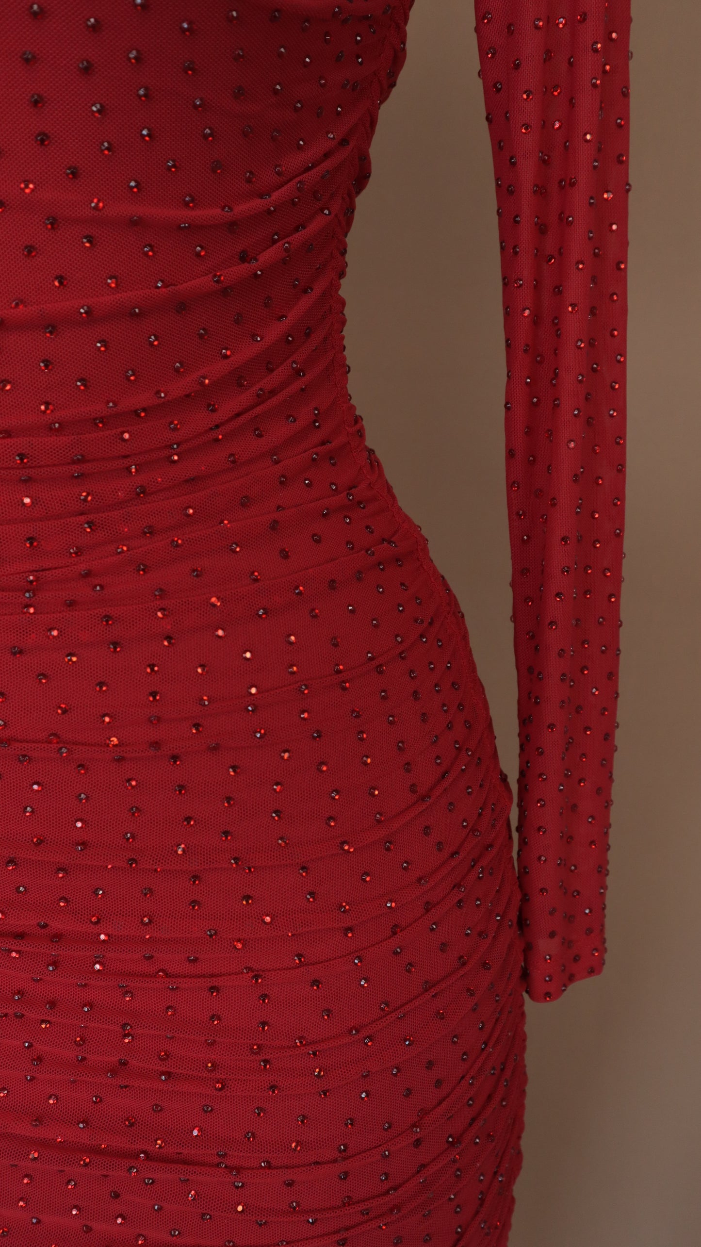 Vestido maxi manga larga con pedrería