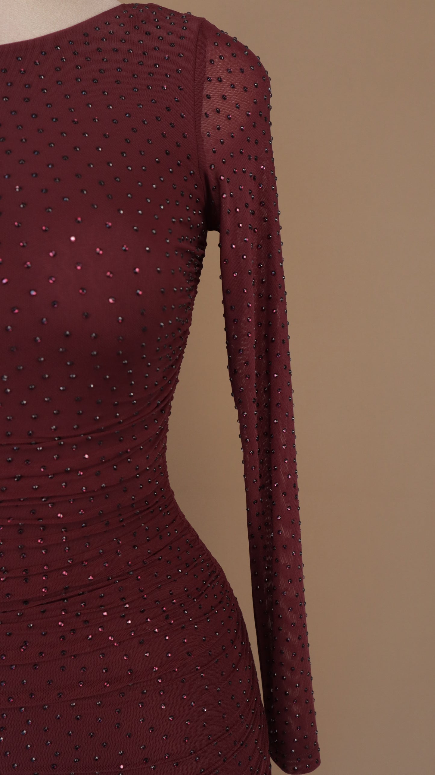 Vestido maxi manga larga con pedrería