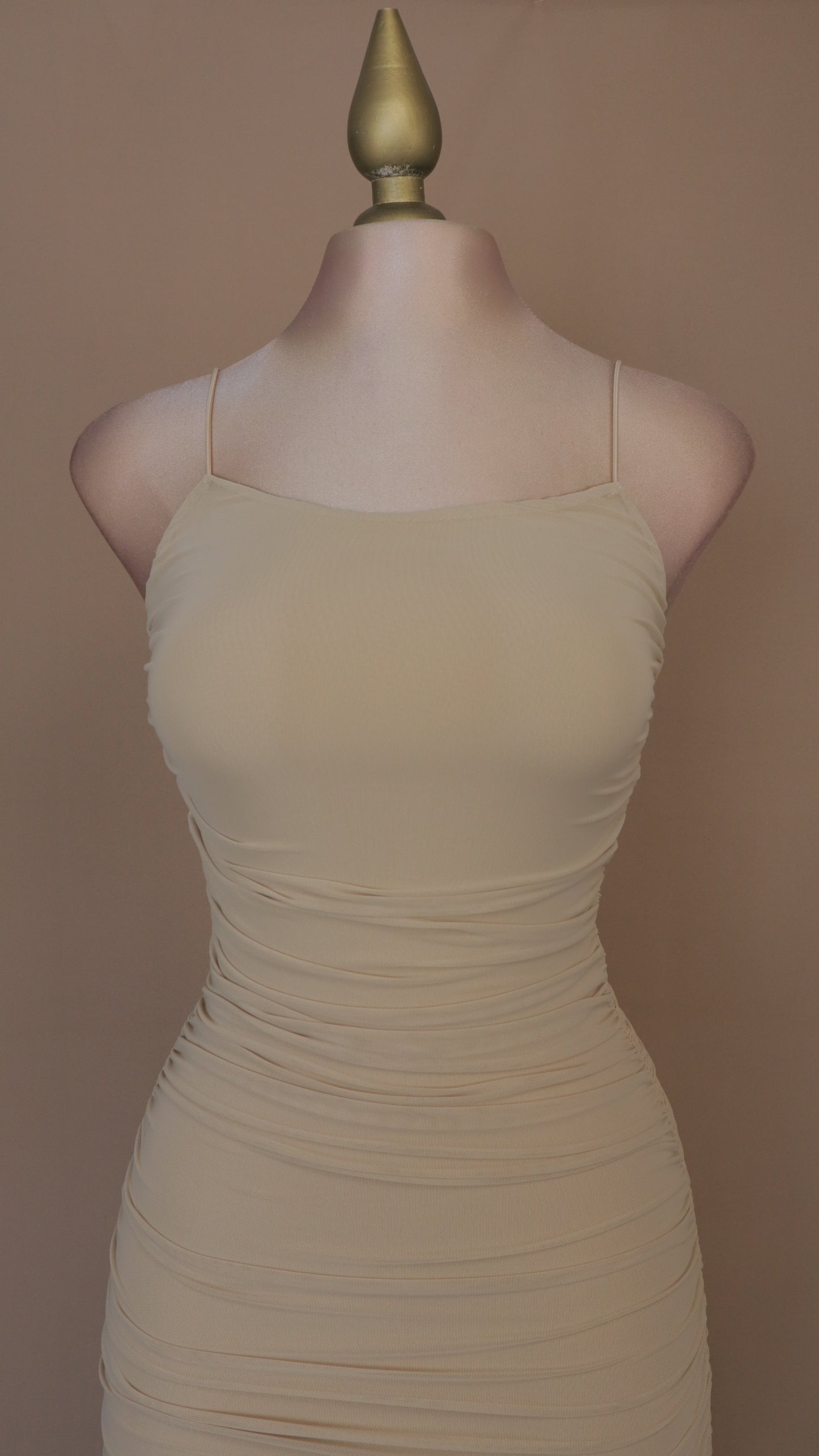 Vestido maxi plisado sensual