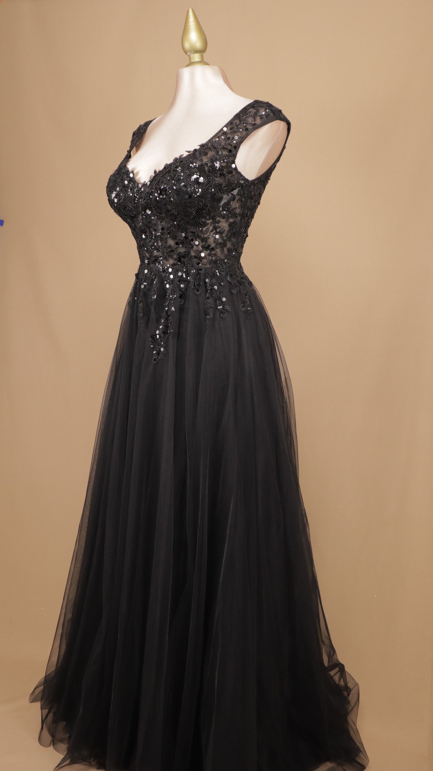 Vestido largo linea A con aplicación